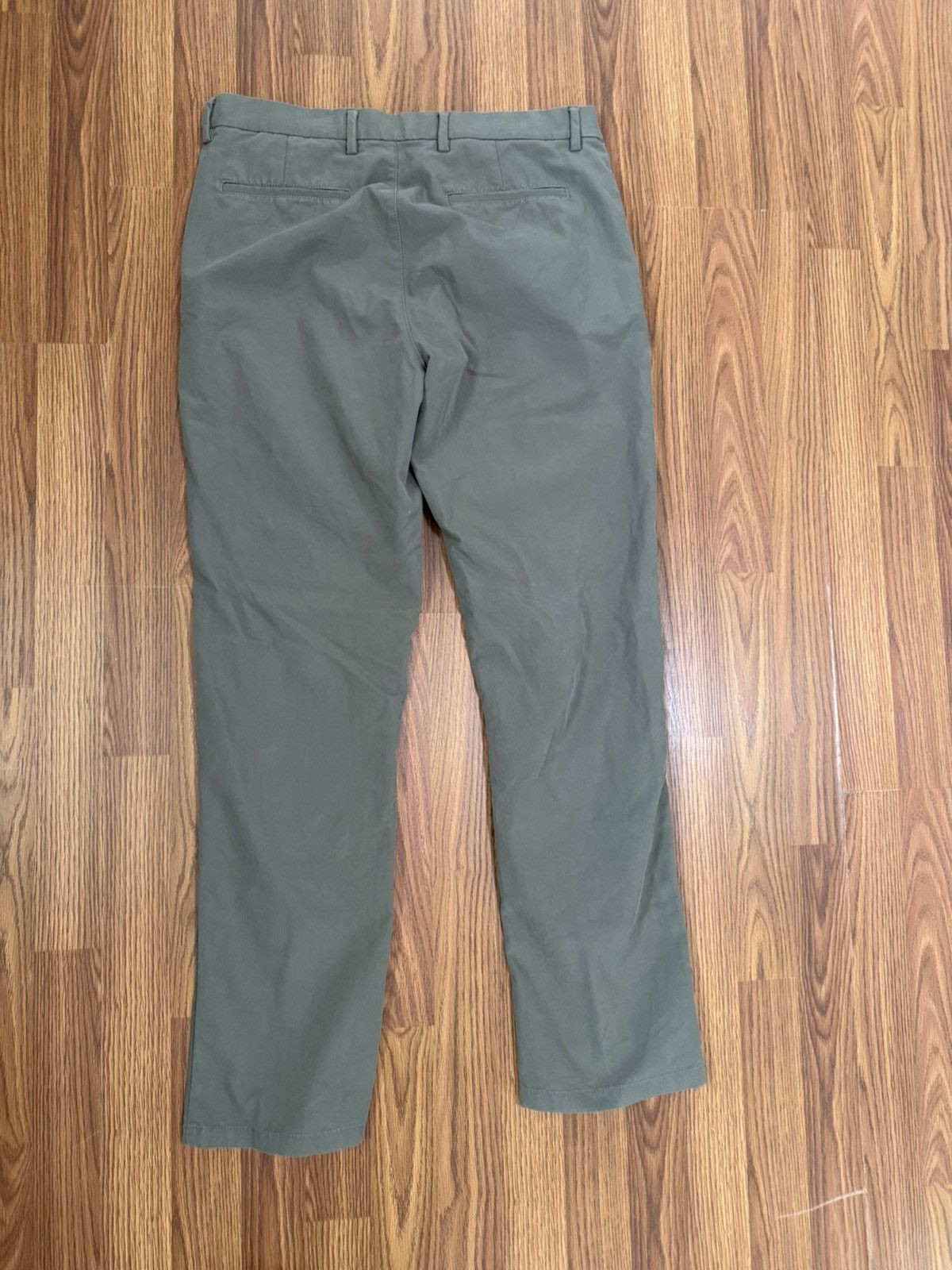 Old Navy Old Navy Ultimate Tech Built In Flex Straight Chino 34x34 Size US 34 / EU 50 - 4 Thumbnail