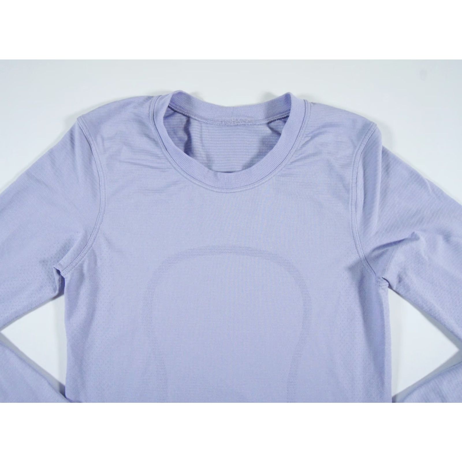 Lululemon VINTAGE Lululemon Women's Long Sleeve Activewear Shirt Size 2 Purple Crew Neck Workout Casual Ladies Size XS / US 0-2 / IT 36-38 - 2 Thumbnail