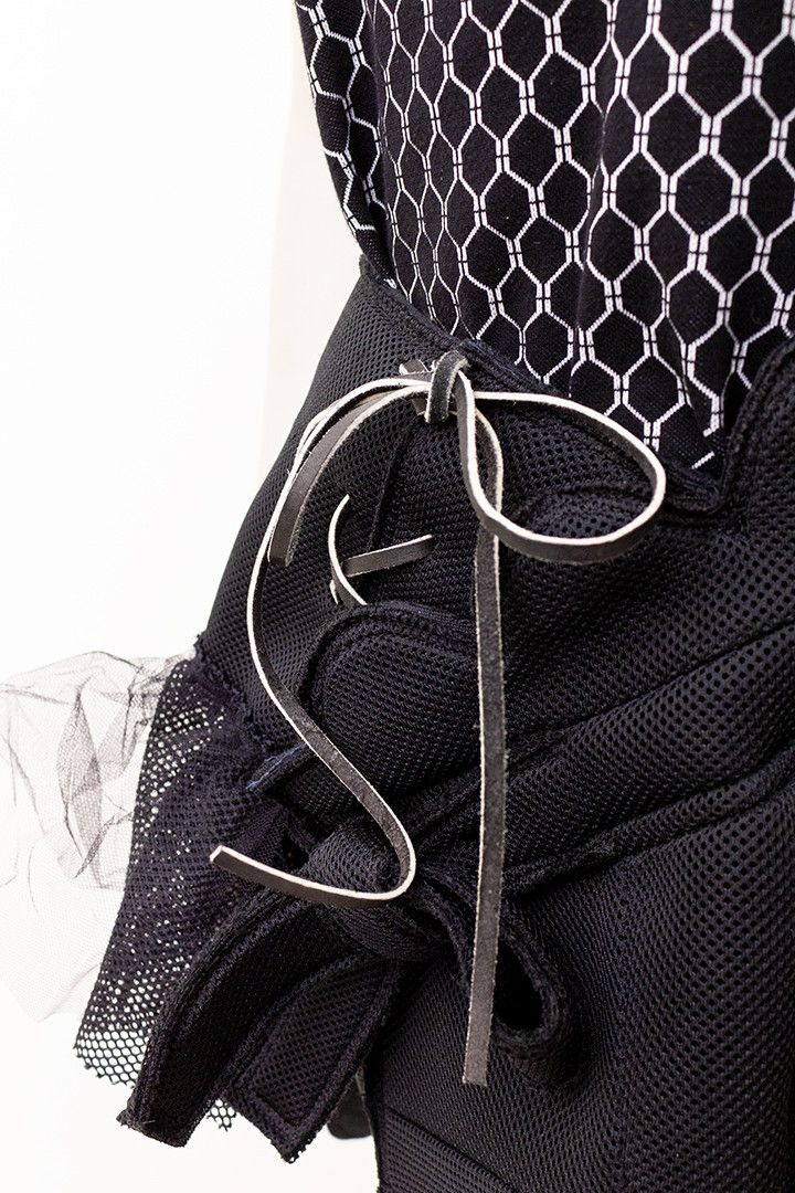 Comme des Garcons Comme des Garçons AD2004 asymmetrical perforated scuba skirt Size 27" / US 4 / IT 40 - 4 Thumbnail