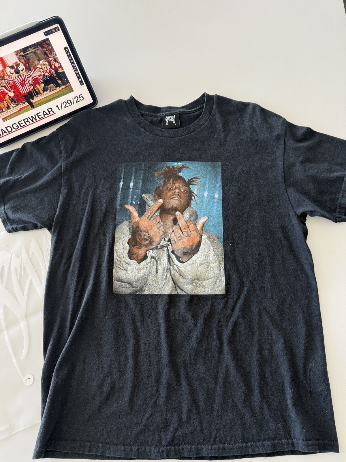 999 Club × Revenge Revenge Juice WRLD Photo Tee Middle Fingers Size US L / EU 52-54 / 3 - 1 Thumbnail