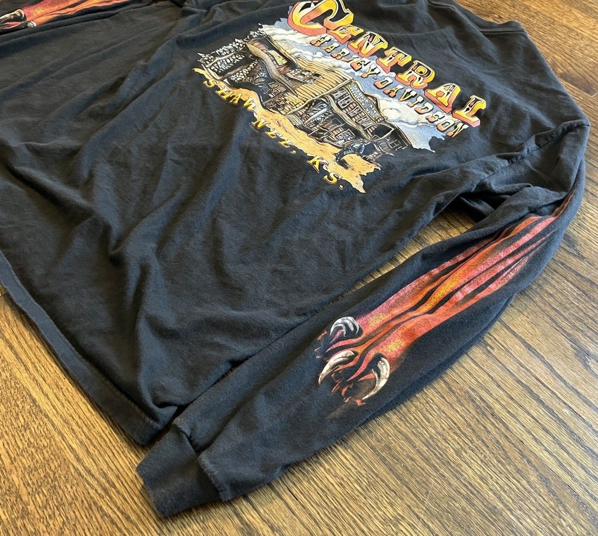 Harley Davidson Vintage Central Harley-Davidson Flame Logo Long Sleeve Sz L Size US L / EU 52-54 / 3 - 11 Thumbnail