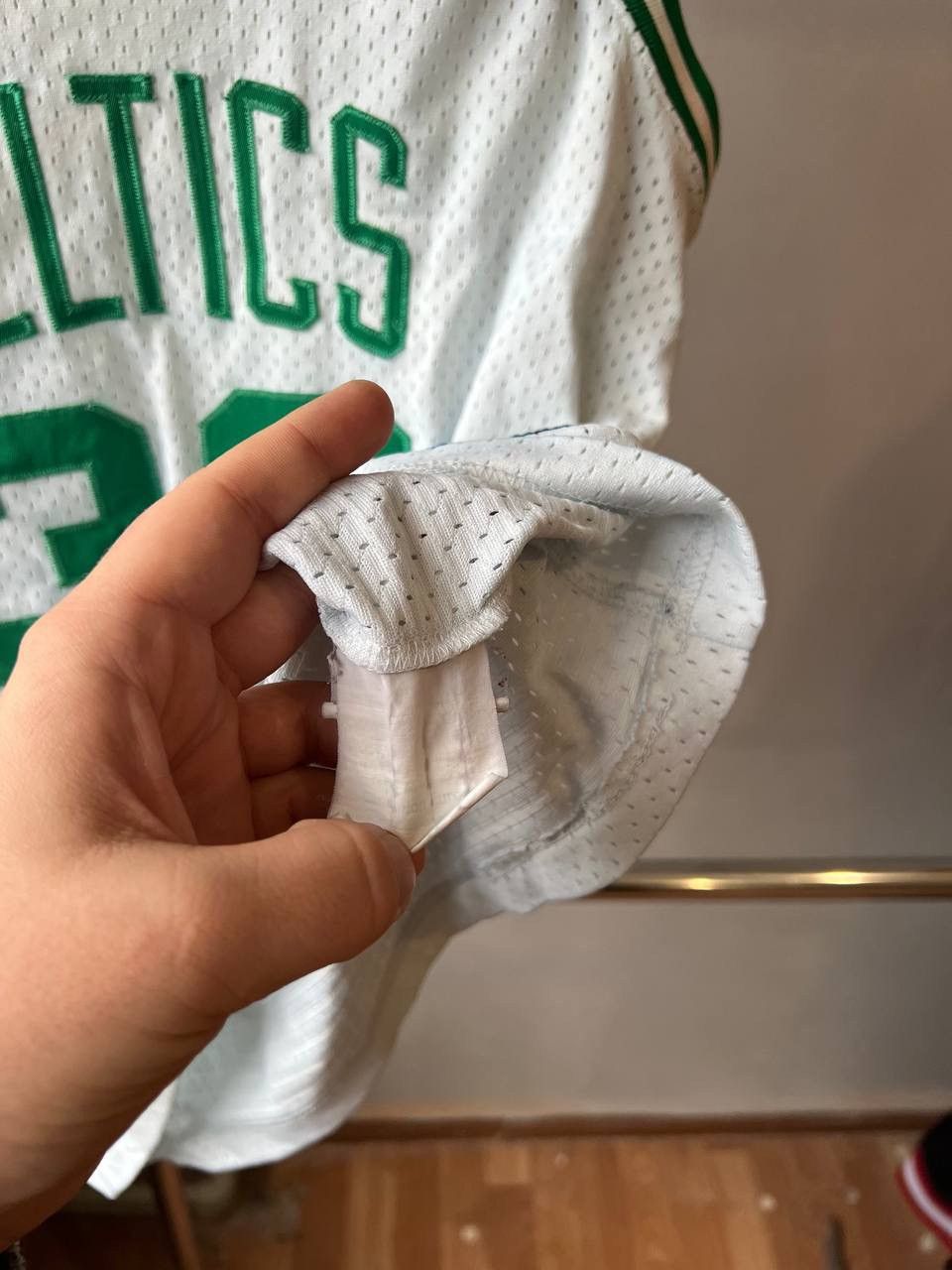 NBA VINTAGE BOSTON CELTICS #33 BIRD CHAMPION NBA JERSEY SIZE M Size US M / EU 48-50 / 2 - 8 Thumbnail