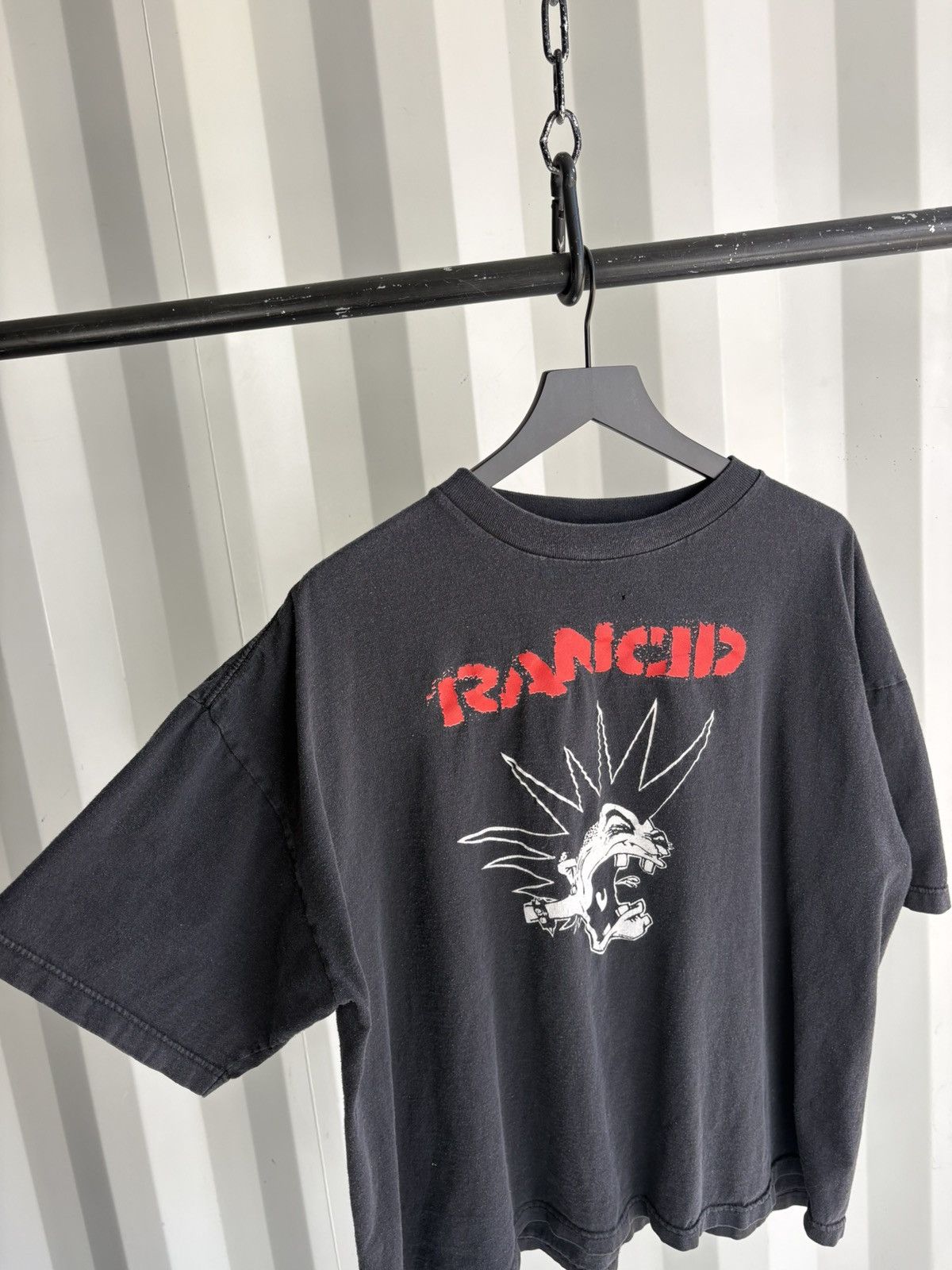 Band Tees Vintage Rancid I Wanna Riot Thrashed Distressed Shirt Grunge Size US XXL / EU 58 / 5 - 4 Thumbnail