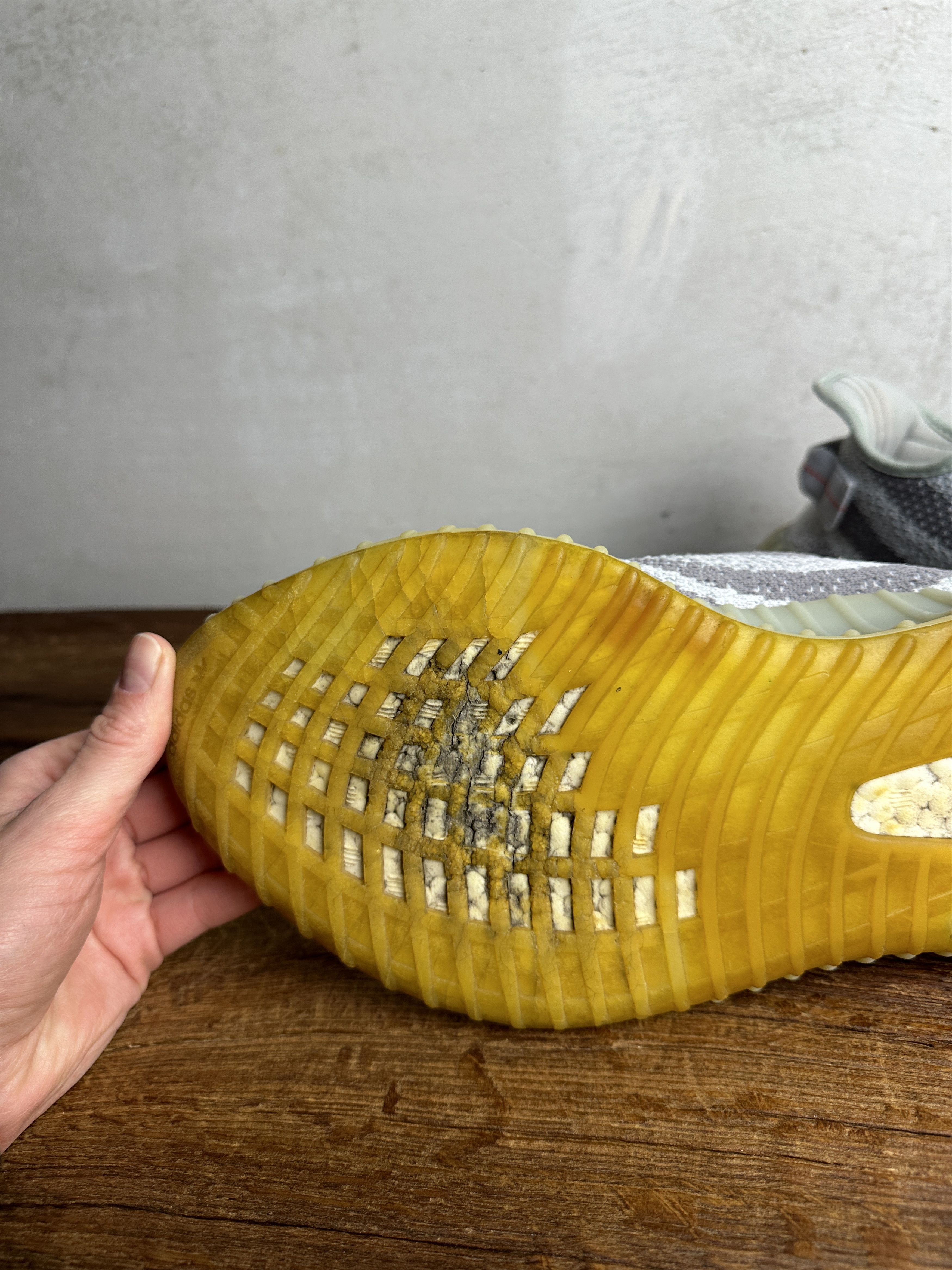 Adidas Adidas Yeezy Boost 350 V2 Blue Tint Size US 11.5 / EU 44-45 - 12 Thumbnail