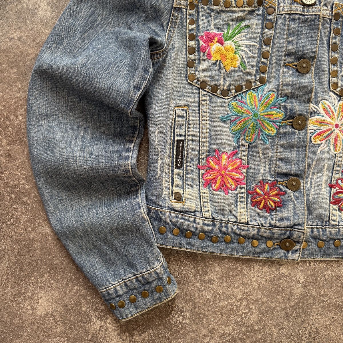 Dolce & Gabbana D&G Dolce & Gabbana Vintage Embroidered Floral Denim Jacket Size S / US 4 / IT 40 - 7 Thumbnail
