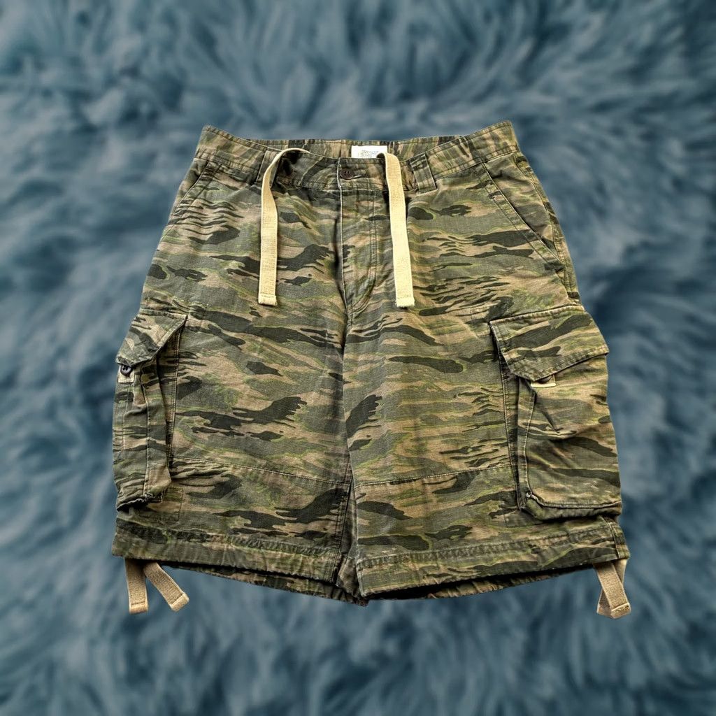 Gap VINTAGE Gap Shorts Mens 30 Cargo Military Paratrooper Tiger Stripe Green Size US 30 / EU 46 - 1 Thumbnail