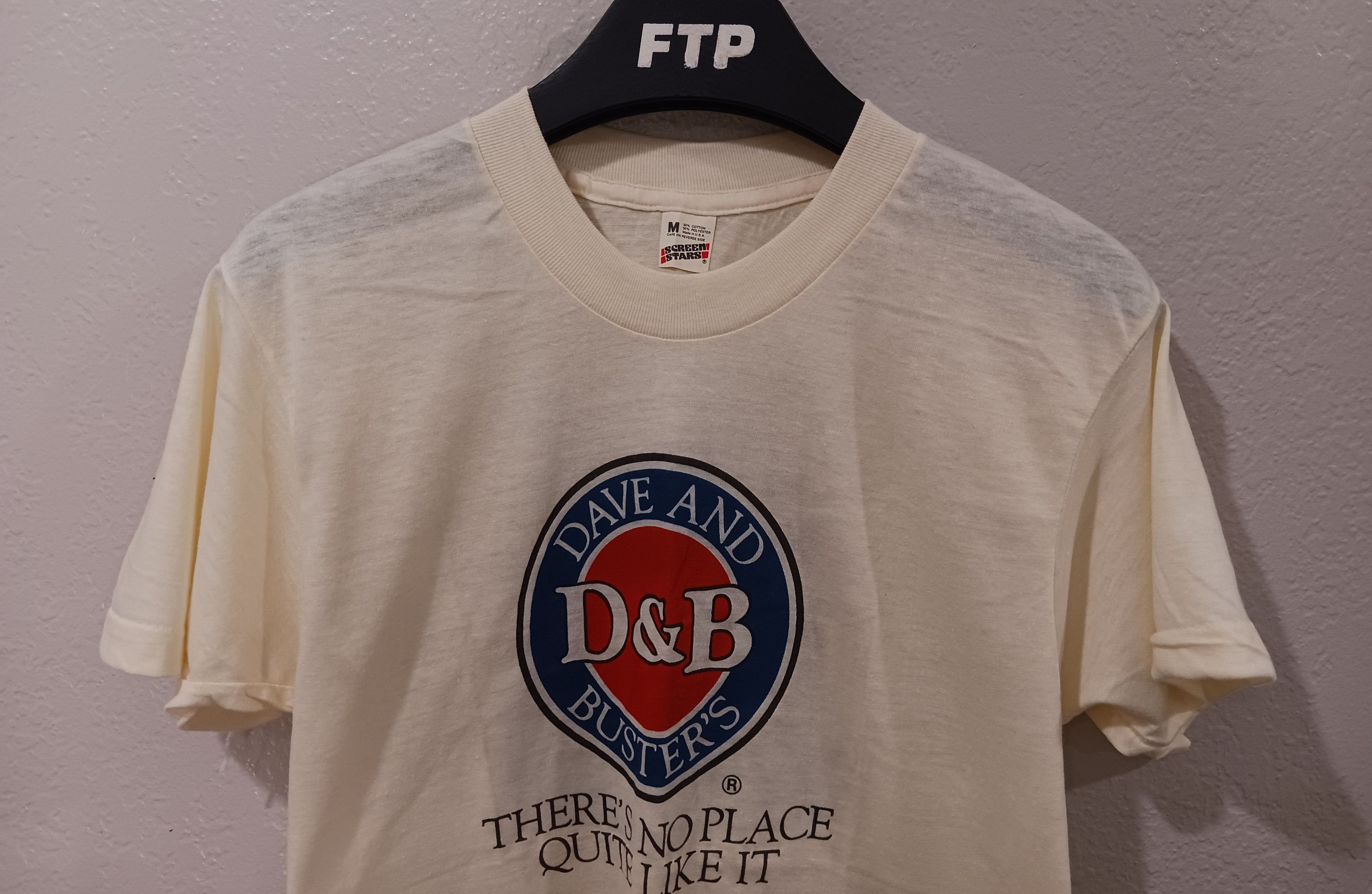 Vintage Dave & Buster's Dallas, Texas 1980s Vintage Screen Stars Tee Size US M / EU 48-50 / 2 - 8 Thumbnail