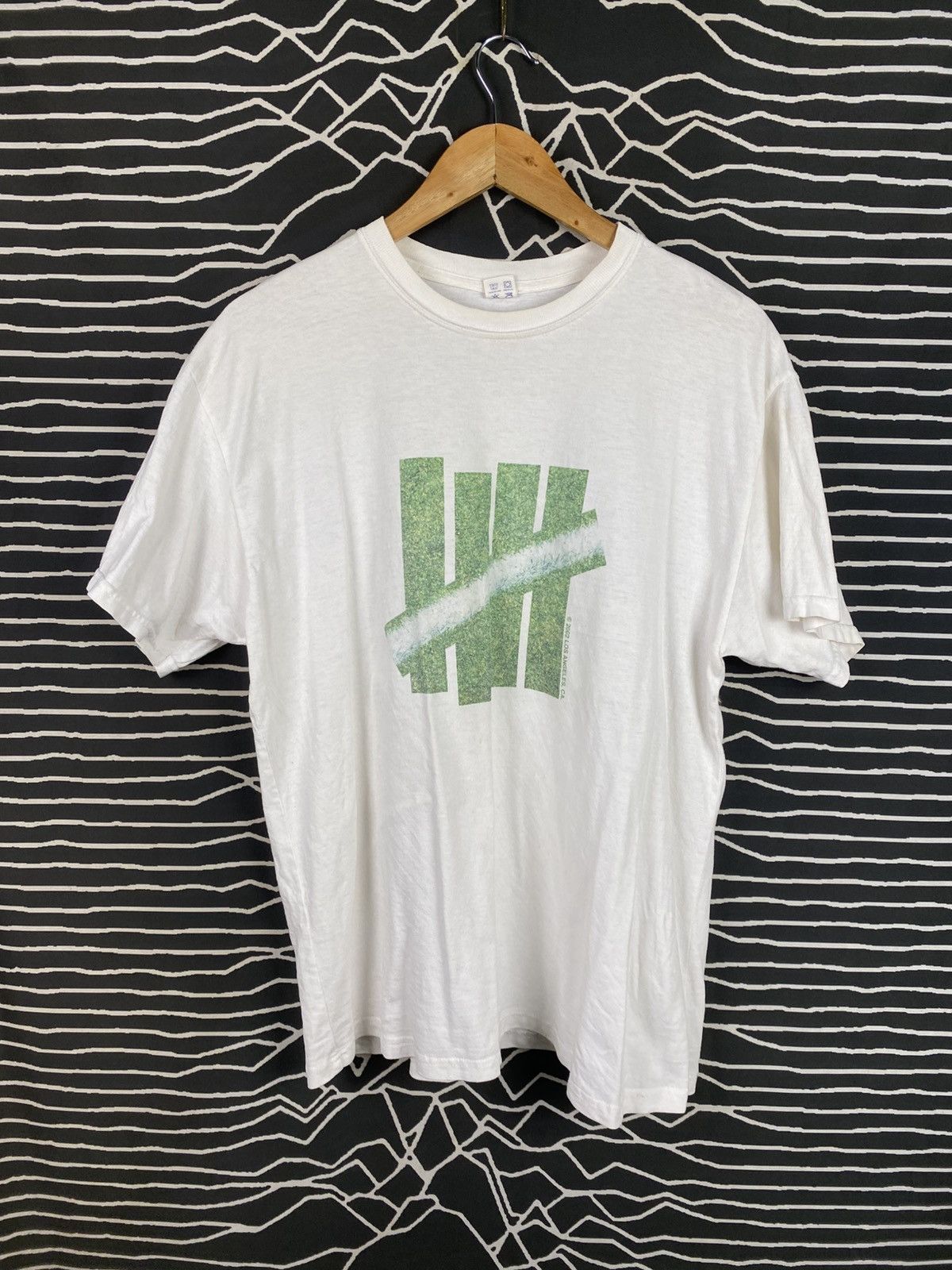 Undefeated × Vintage Vintage Undefeated Logo Grass Tshirt Size US L / EU 52-54 / 3 - 1 Thumbnail