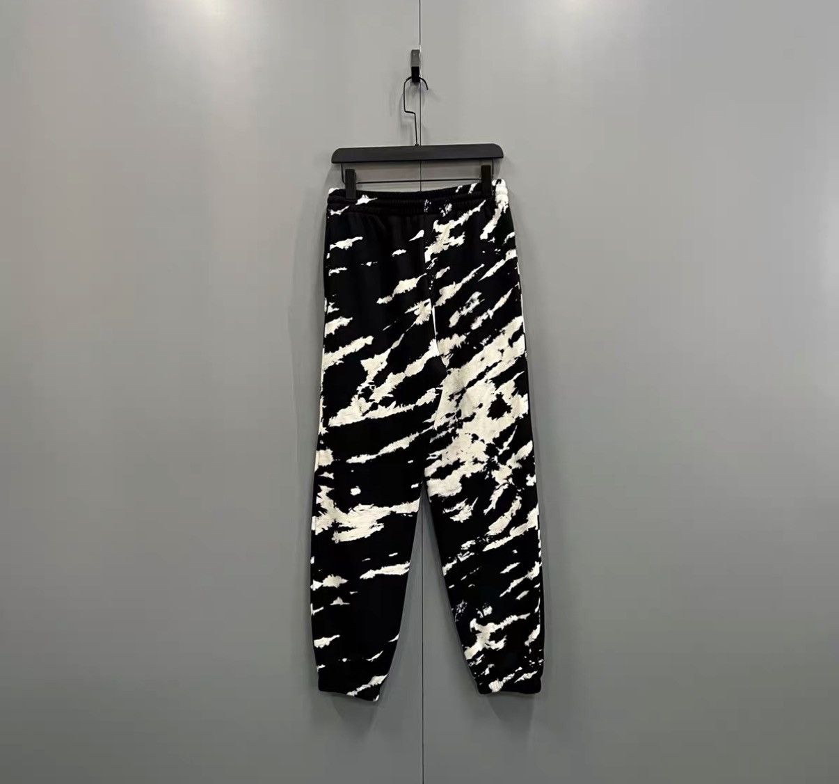 Celine Celine Tie-dye Elastic Waist Sweatpants J41 Size 28" / US 6 / IT 42 - 2 Thumbnail