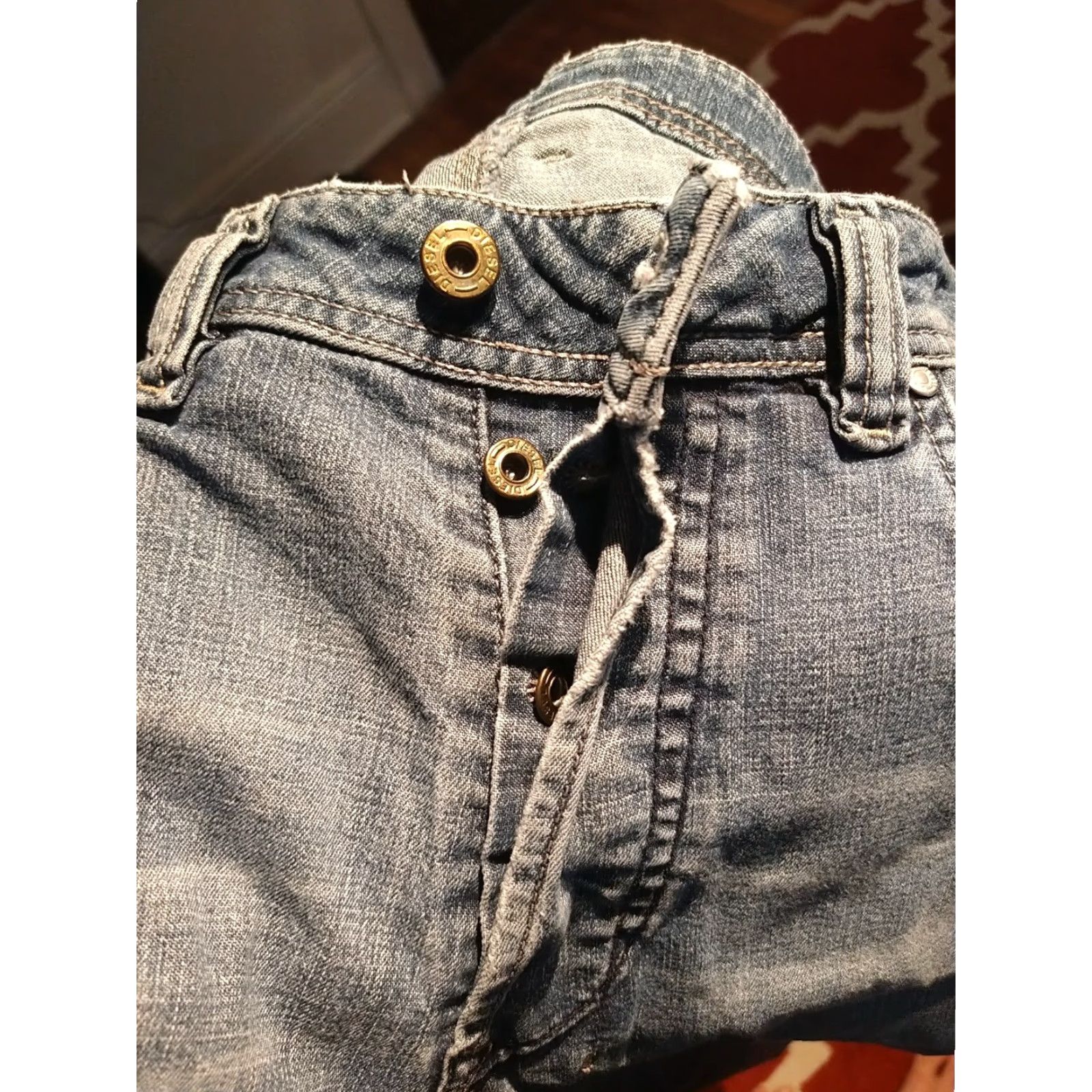 Diesel VINTAGE Diesel Jeans Size 33 Made In Italy Straight Leg Button Fly Men Denim Blue 31in Inseam Adult Mens Regular 33 Size US 33 - 6 Thumbnail