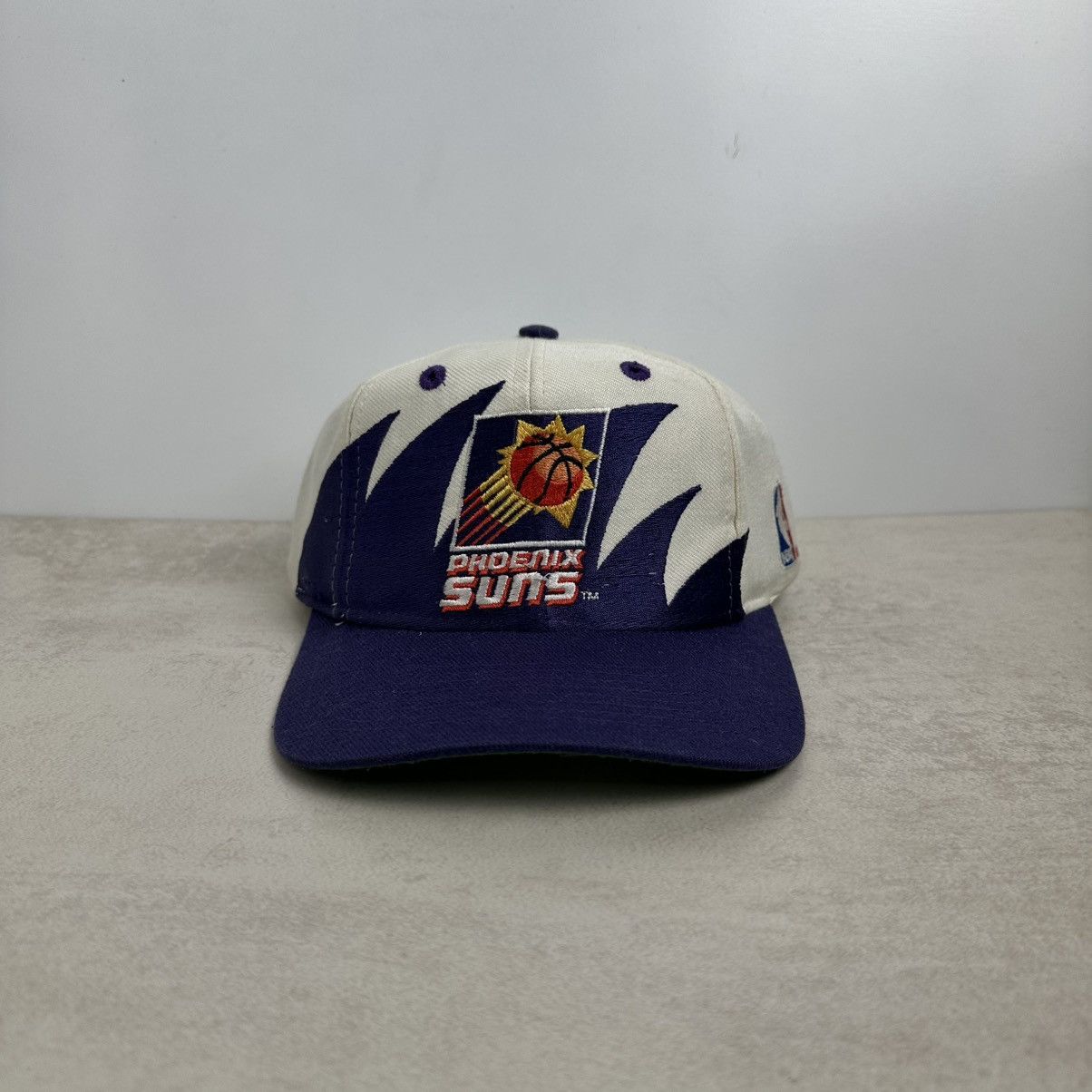Logo Athletic × NBA × Vintage Vintage 90s Shark Tooth Phoenix Suns Gen 1 Hat Size ONE SIZE - 1 Thumbnail