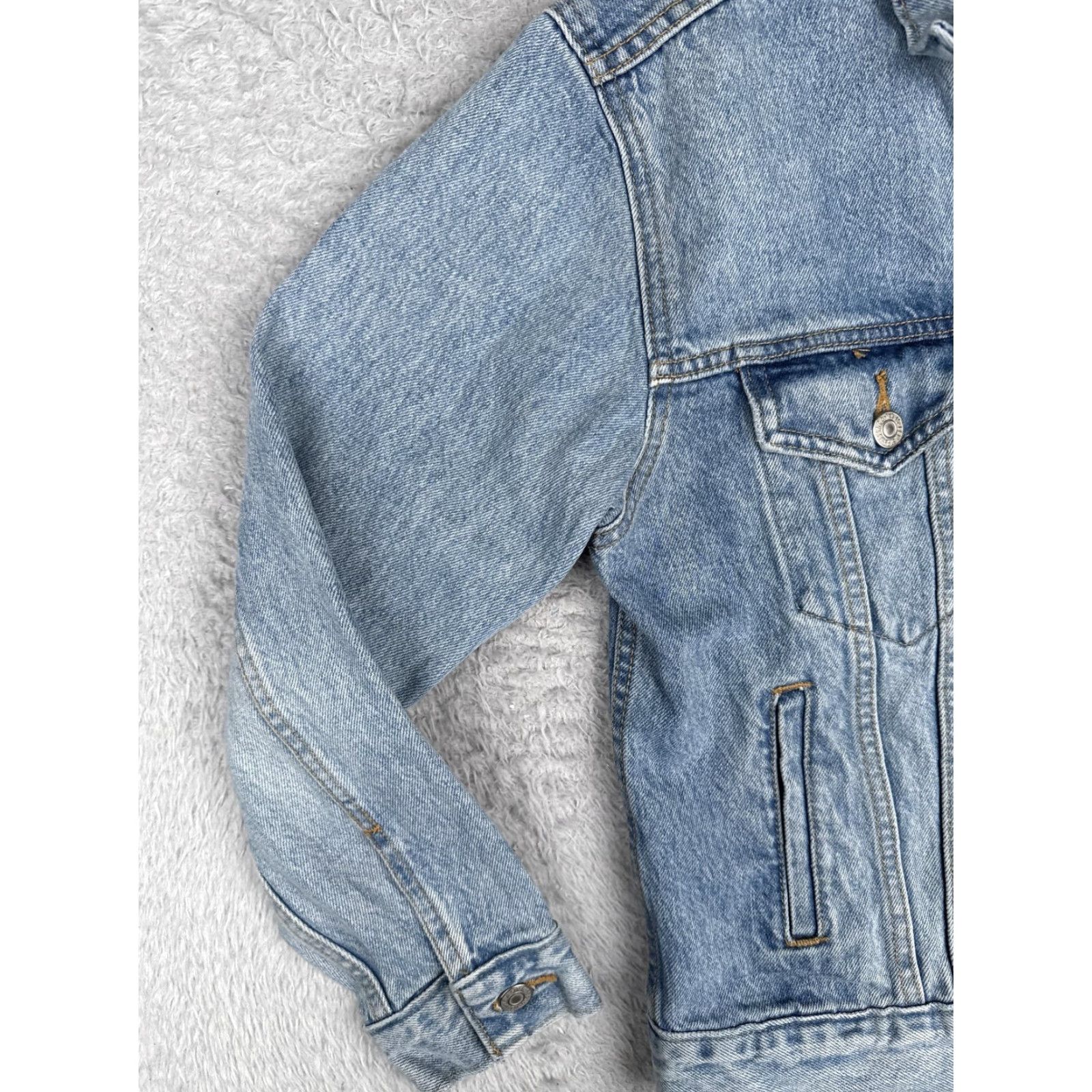 Levi's Levi's Premium Jacket Women Small Blue Denim Trucker Jacket Button Front Pockets Regular Fit Short Length Vintage: No Size S / US 4 / IT 40 - 3 Thumbnail