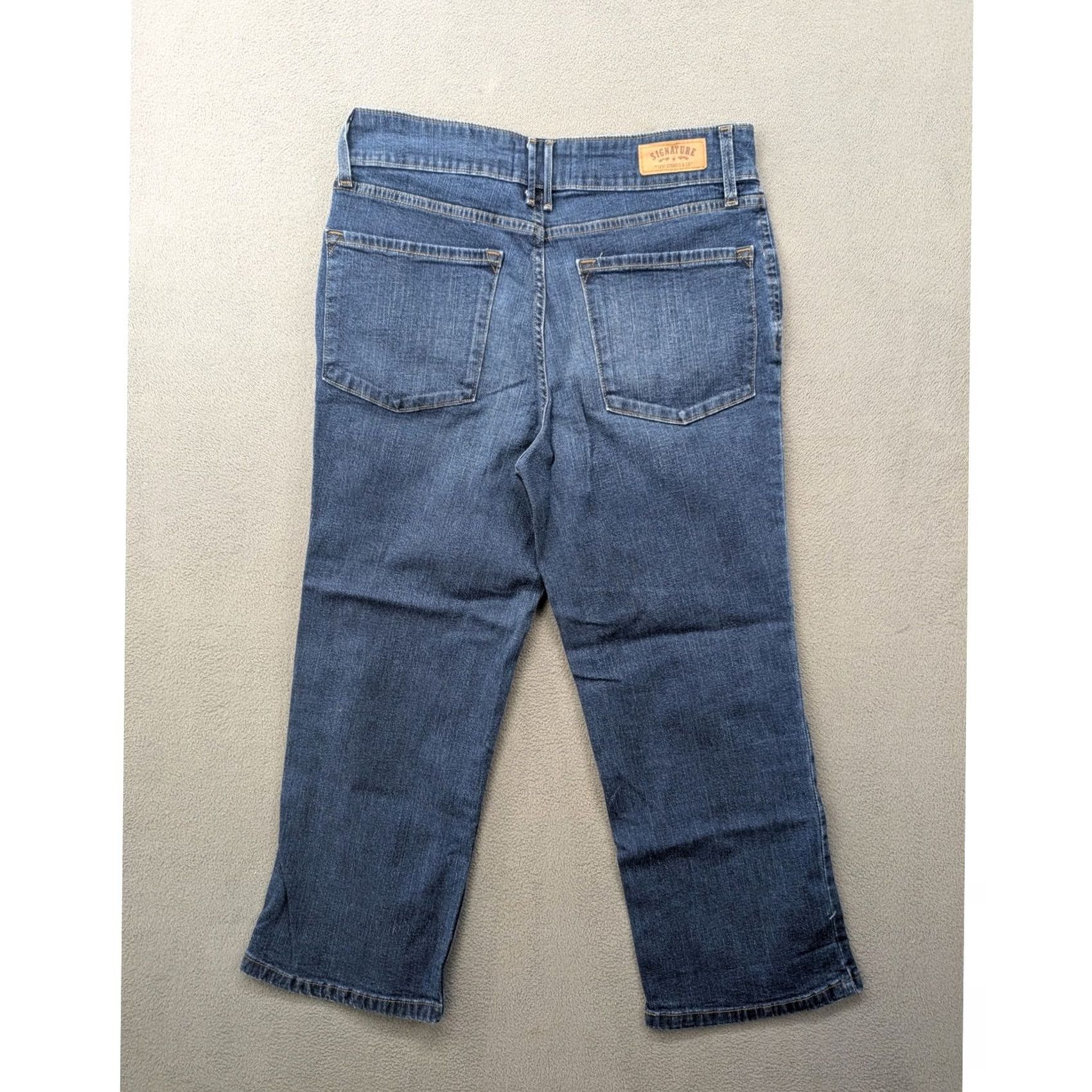 CO Signature by Levi Strauss & Co Capri Pants Womens Size 8 Denim Capri Pants Blue Mid-Rise Comfort Pockets Stretch Casual Capris Size 30" / US 8 / IT 44 - 6 Thumbnail
