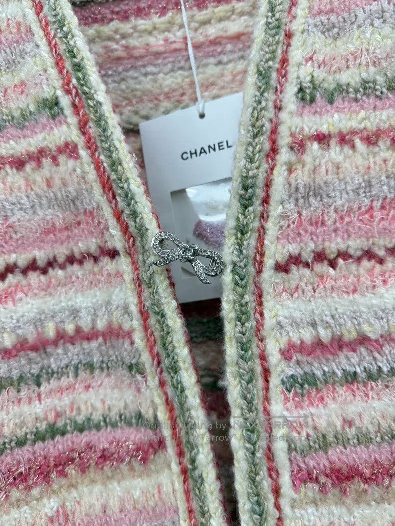 Chanel Chanel 24B pink striped bow button cardigan vest Size XS / US 0-2 / IT 36-38 - 2 Thumbnail