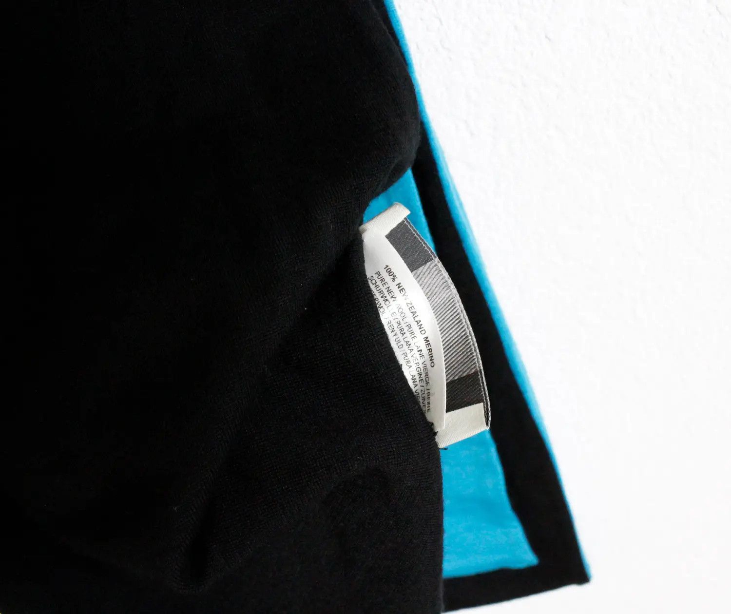 John Smedley John Smedley Two Tone Blue Black New Zealand Wool Scarf Size ONE SIZE - 3 Thumbnail
