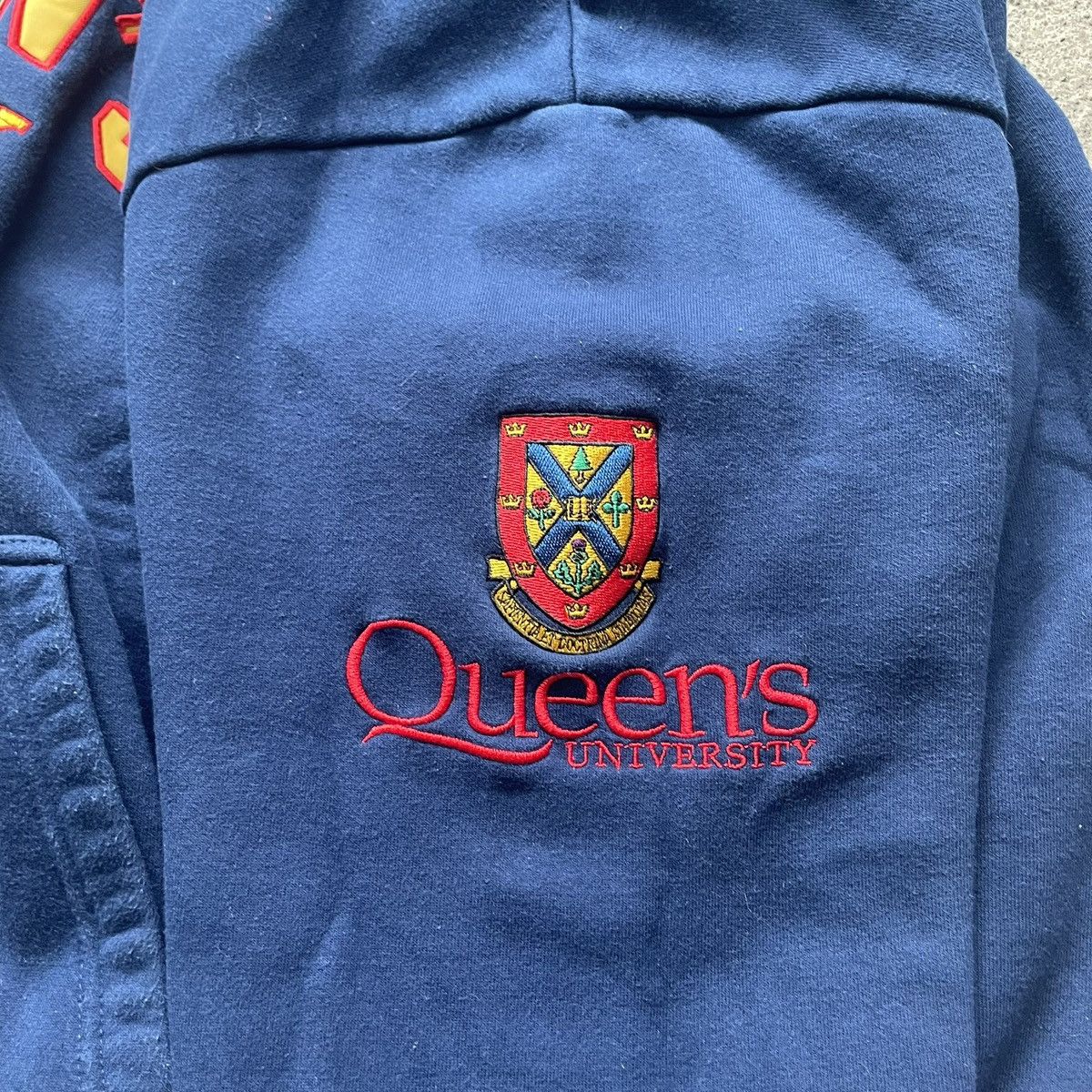 Other × Vintage QUEENS BOXY HOODIE Size US L / EU 52-54 / 3 - 6 Thumbnail