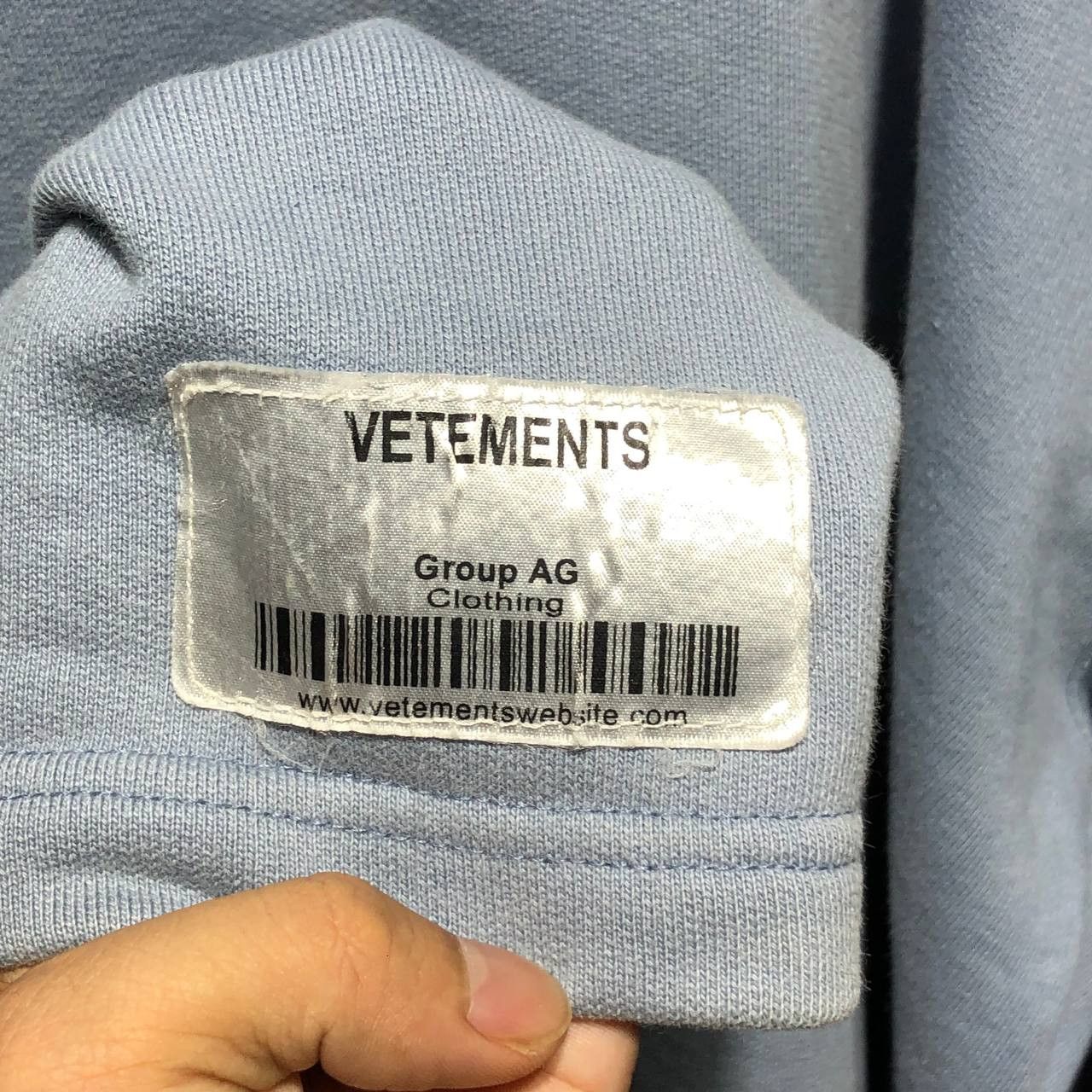 Vetements Vetements Open Shoulder SS18 Tricot hoodie Size US XL / EU 56 / 4 - 3 Thumbnail