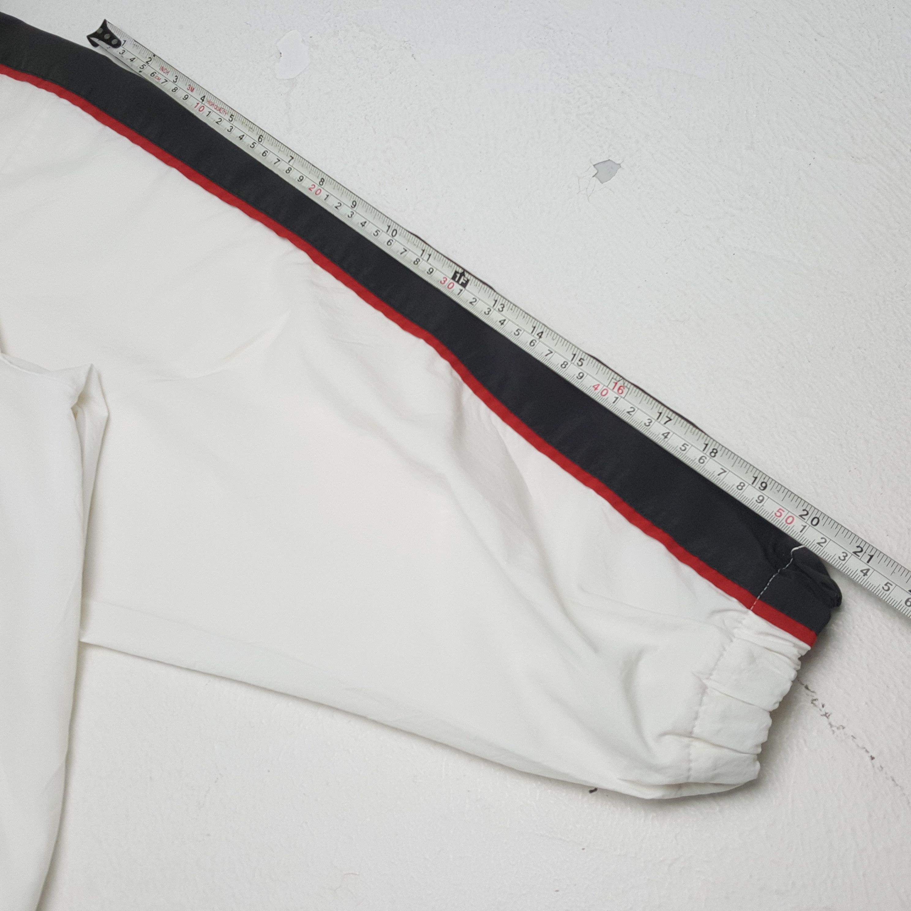 Nike × Vintage Vintage NIKE Court Tennis Sportswear Windbreaker Jacket Size US L / EU 52-54 / 3 - 5 Thumbnail
