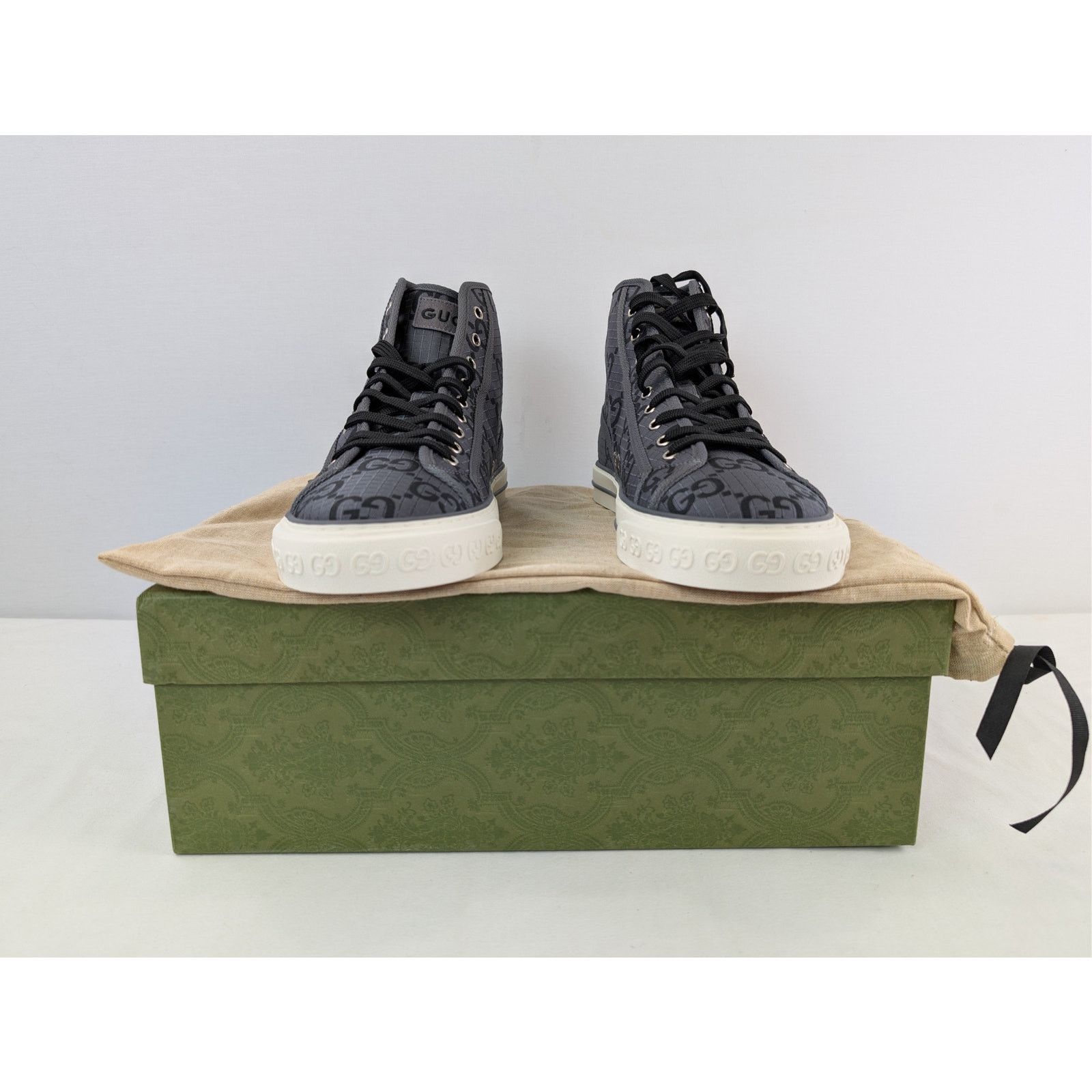 Gucci o1rshd1 GG monogram Tennis 1977 High-Top sneakers in grey Size US 12.5 / EU 45-46 - 17 Thumbnail