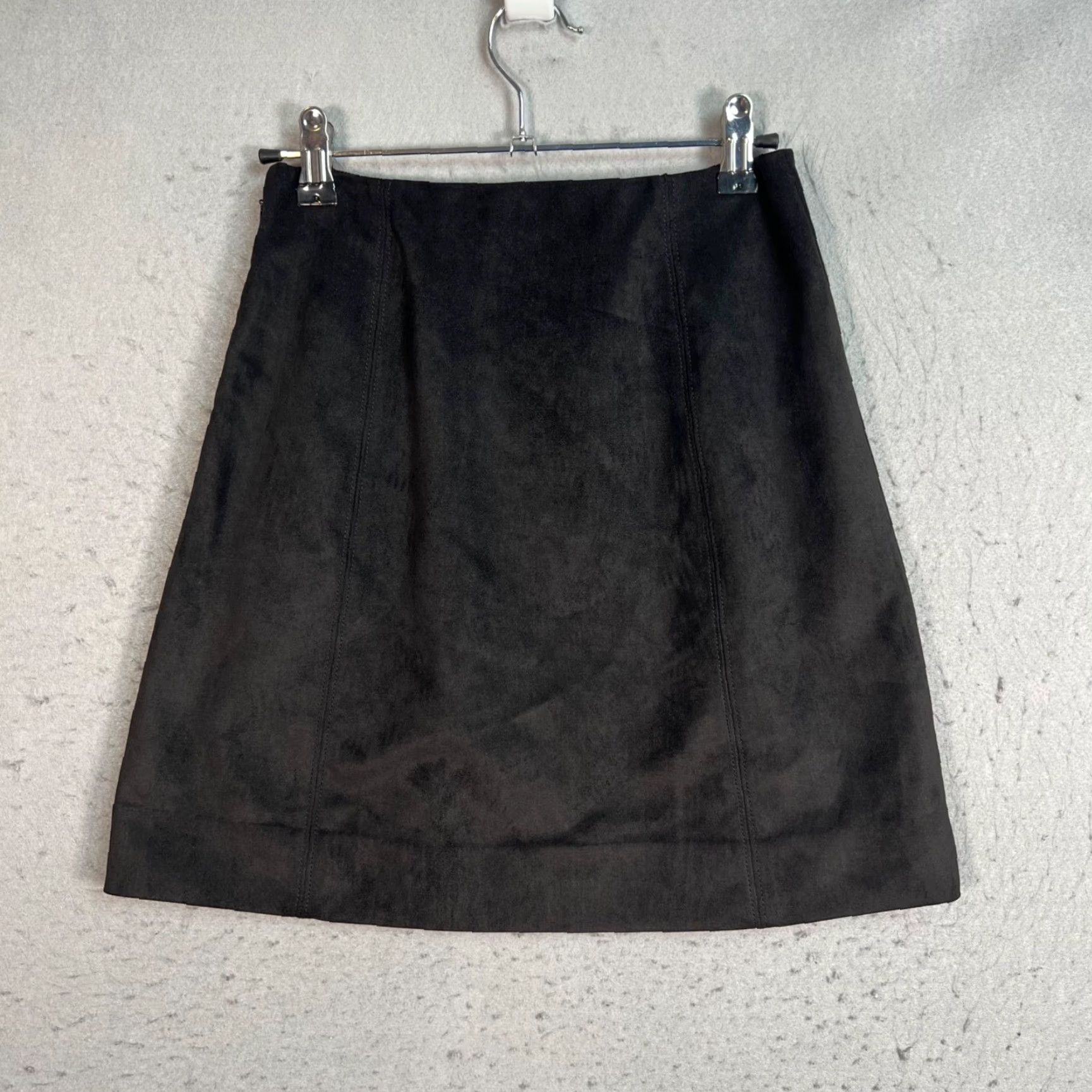 Vintage Babaton Skirt Womens 0 Black Faux Suede A-Line Mini Polyester Blend Adult Womens Size 0 Black A-Line Skirt Mens Womens Boys Girls? Size 25" / US 0 / IT 36 - 2 Thumbnail