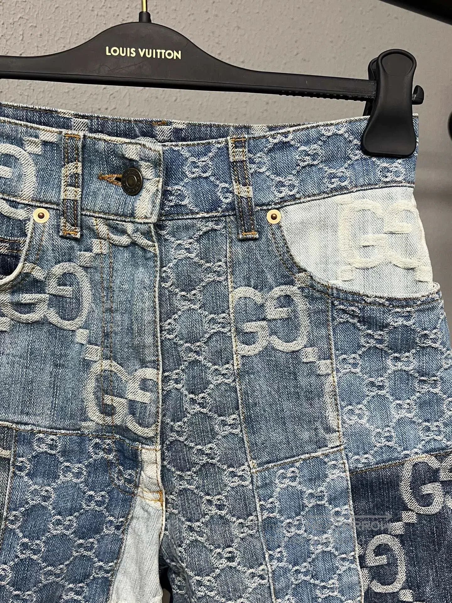 Gucci Gucci Distressed Patchwork Print Denim Shorts. Size 24" / US 00 / IT 34 - 3 Thumbnail