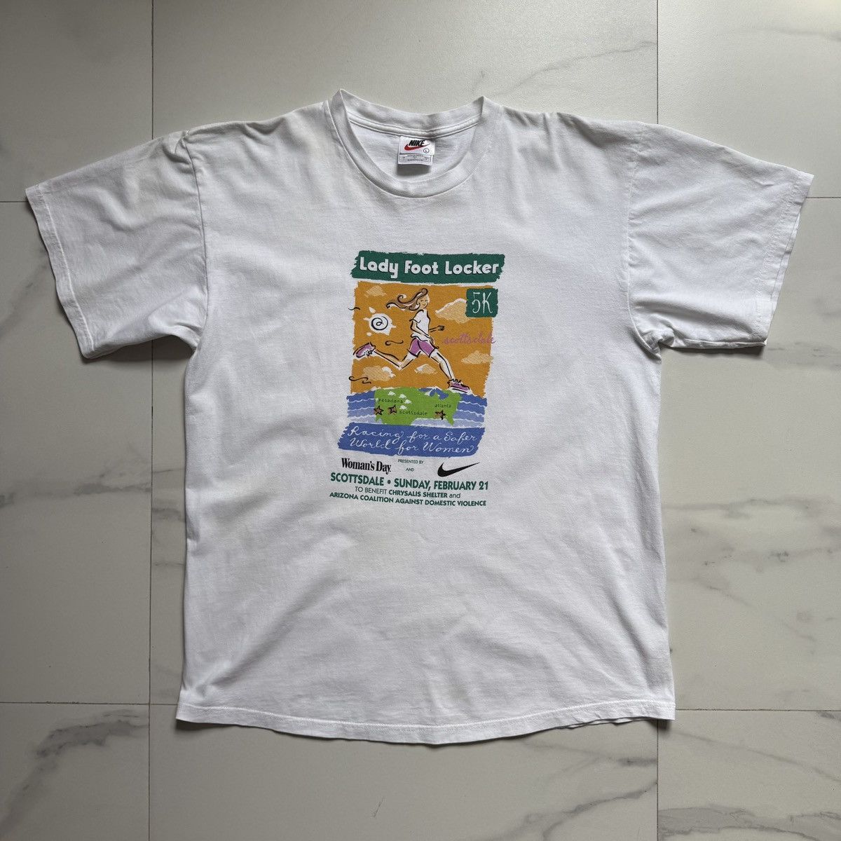 Nike Vintage Nike Women’s Day Lady Foot Locker T-Shirt Size US L / EU 52-54 / 3 - 2 Thumbnail