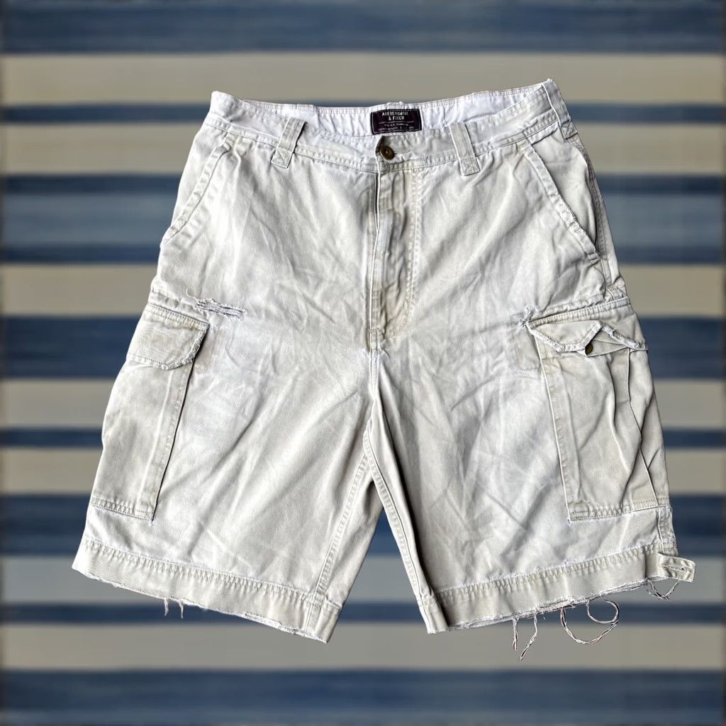 Abercrombie & Fitch Abercrombie & Fitch Cargo Utility Shorts Beige Tan Army Distressed 33 Men Cargo Shorts Regular Beige 90s Vintage? (No) Size US 33 - 1 Thumbnail