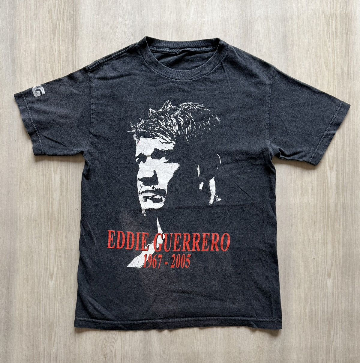Vintage Vintage Official Licensed 2005 Eddie Guerrero Memorial Tee S Size US S / EU 44-46 / 1 - 1 Thumbnail