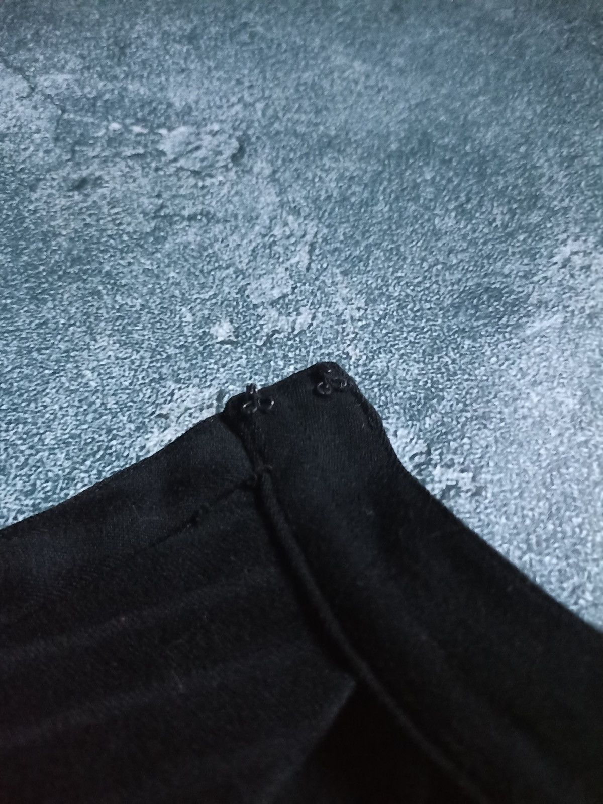 Versace Vintage 90s Archival Gianni Versace Black Wool Pencil Skirt Size 26" / US 2 / IT 38 - 4 Thumbnail