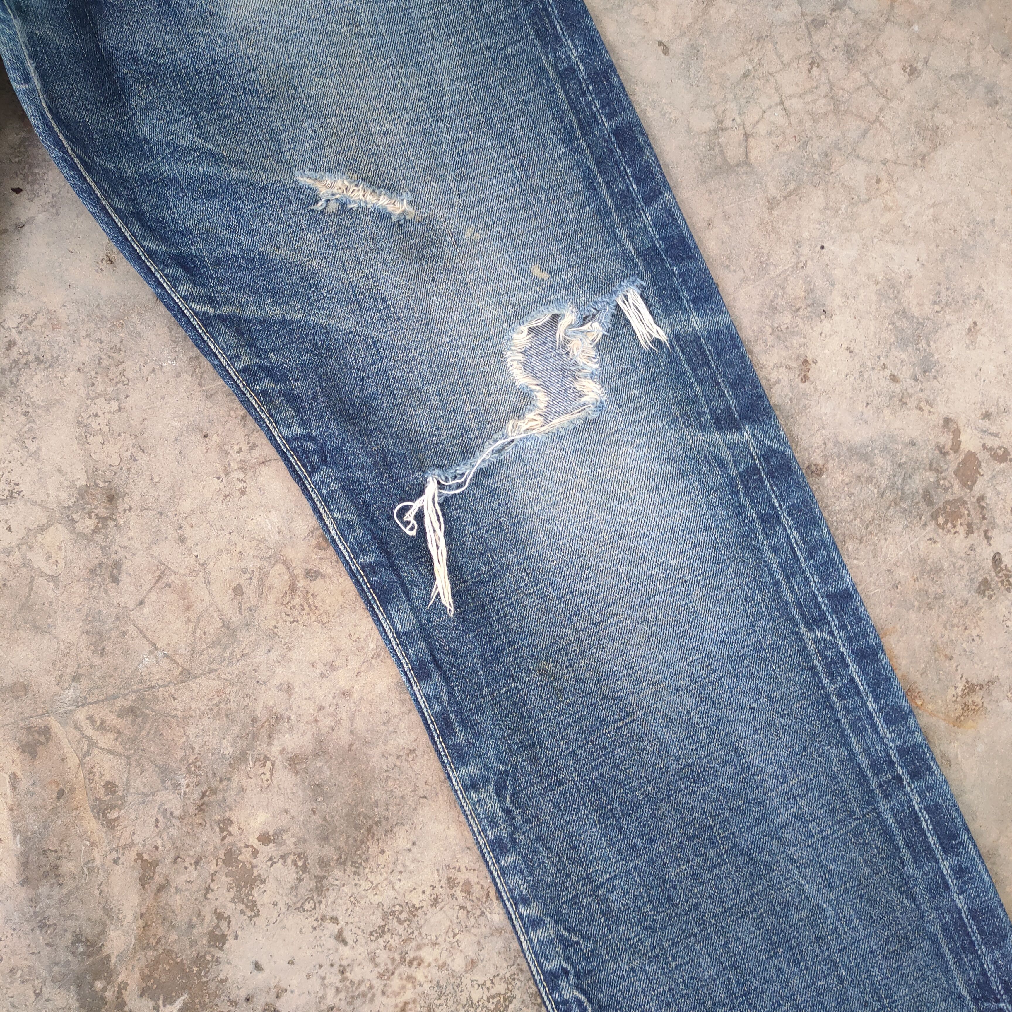 Abercrombie & Fitch VINTAGE ABERCROMBIE SELVEDGE DISTRESSED FADED JEANS PANTS Size US 33 - 6 Thumbnail