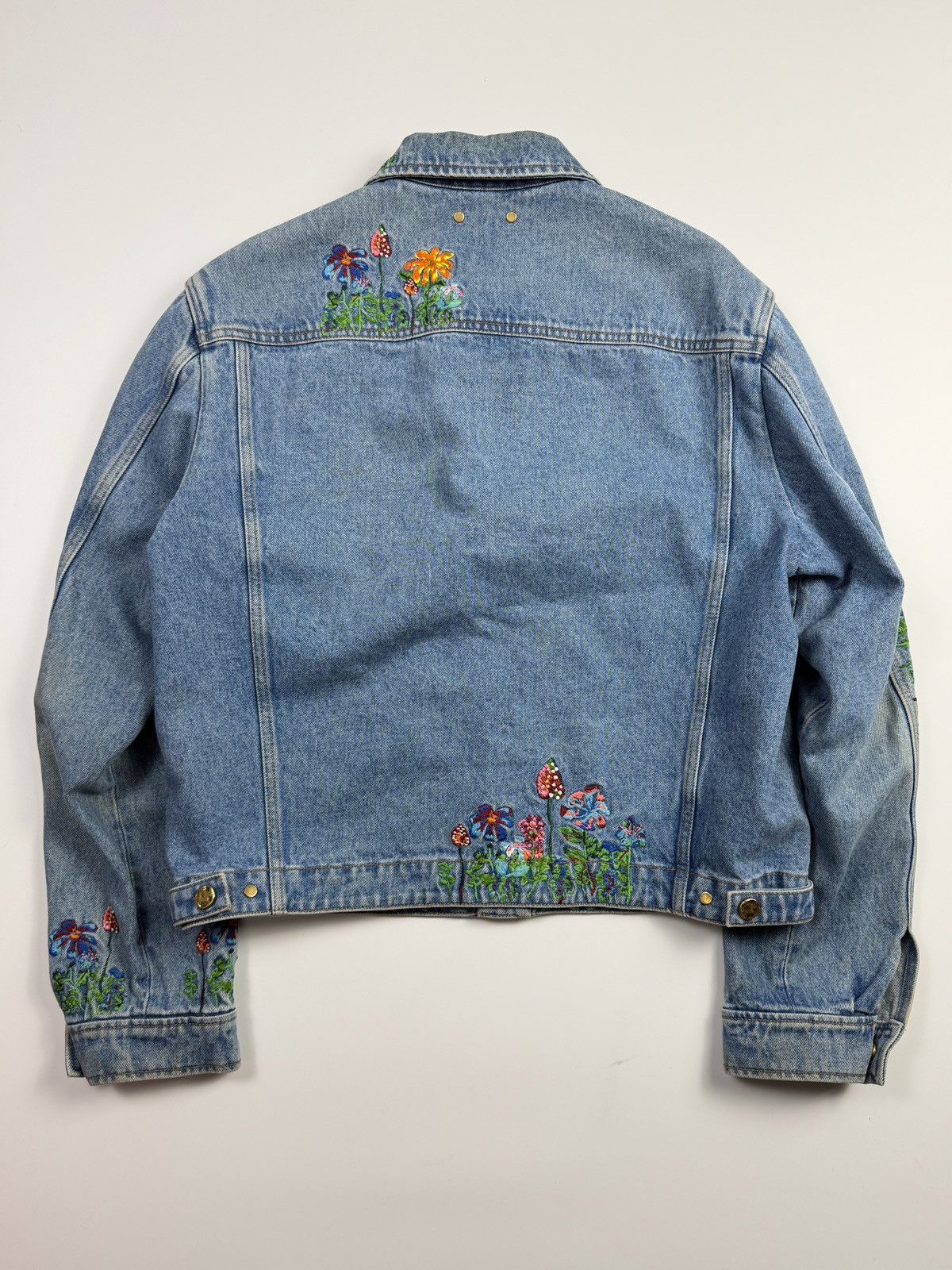 Louis Vuitton SS22 FLORAL EMBROIDERED DENIM JACKET Size US L / EU 52-54 / 3 - 6 Thumbnail
