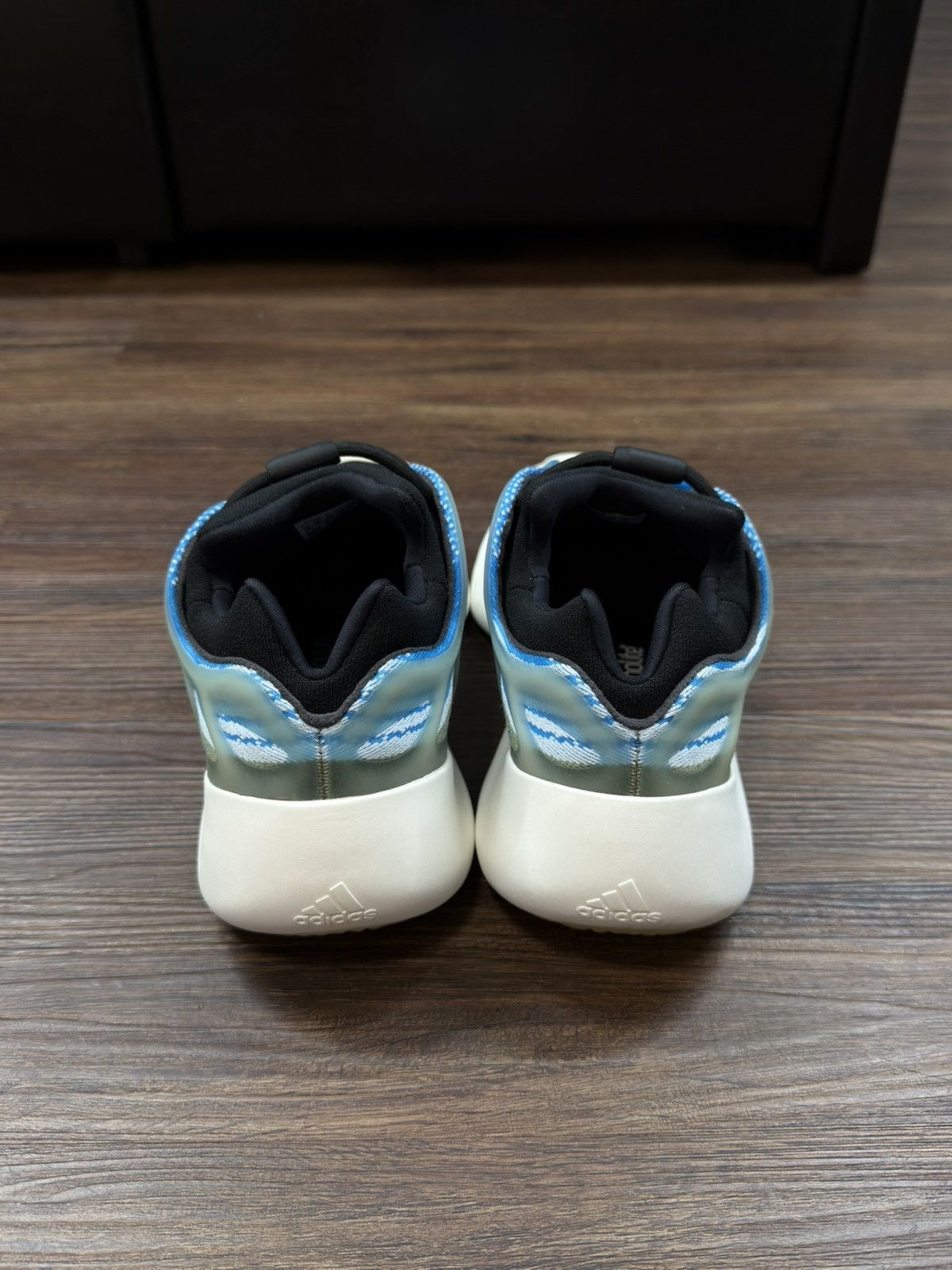 Yeezy Yeezy 700 v3 Arzareth 10US Size US 10 / EU 43 - 3 Thumbnail