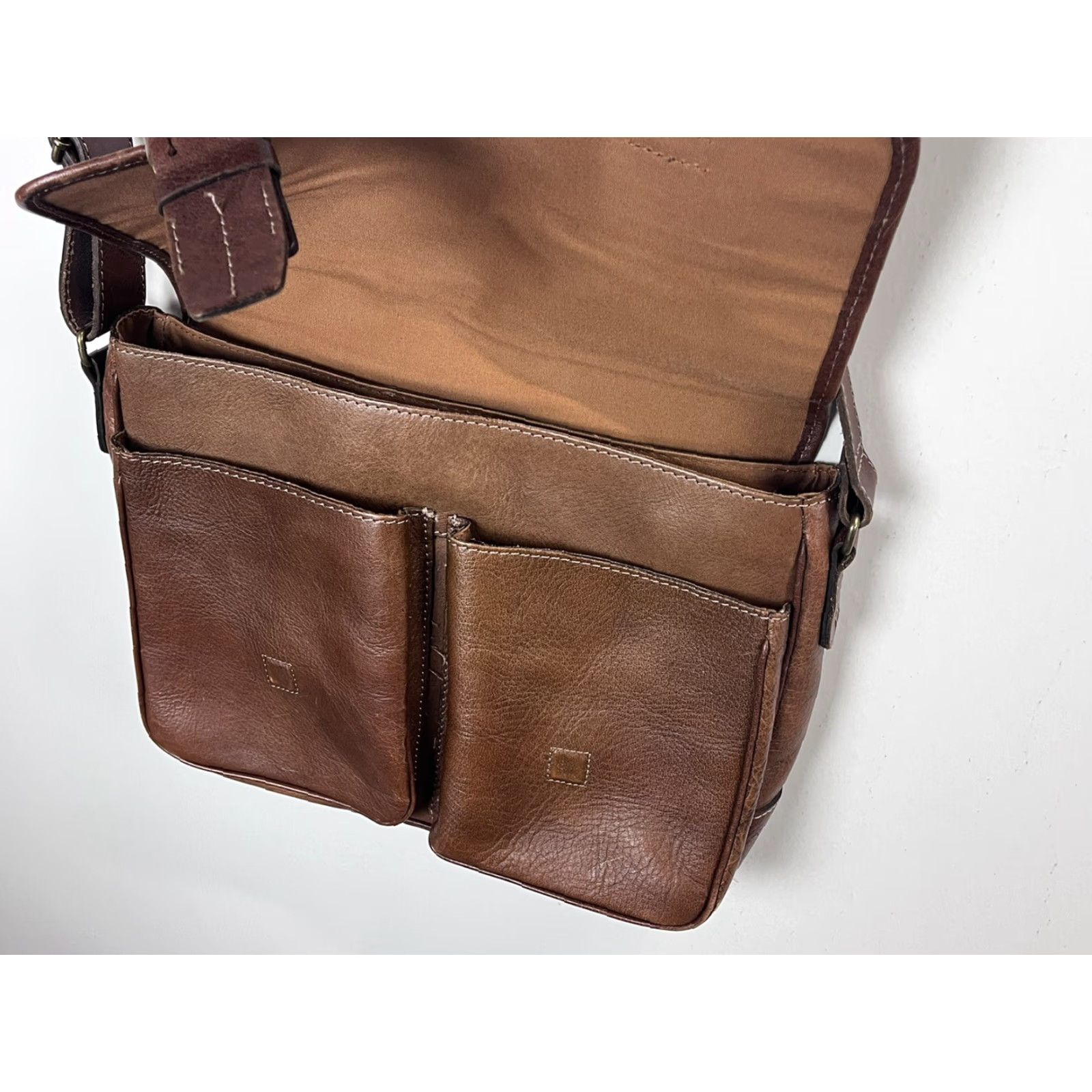 Vintage WILSONS LEATHER Brown Medium Messenger Bag Magnetic Closure VGUC Mens Size ONE SIZE - 4 Thumbnail