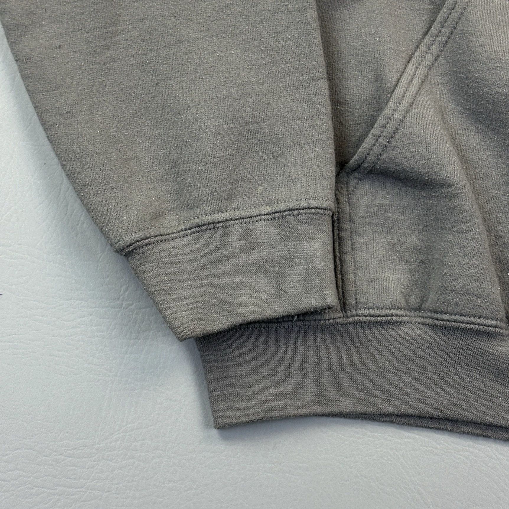 Gildan VINTAGE John Deere Hoodie Mens Medium Gray Big Logo Spell Out Pullover Y2K Size US M / EU 48-50 / 2 - 2 Thumbnail