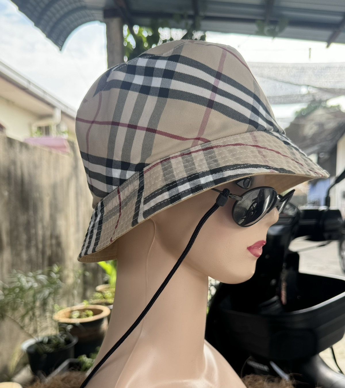 Burberry Reversible Burberry Nova Check Hat Size ONE SIZE - 6 Thumbnail