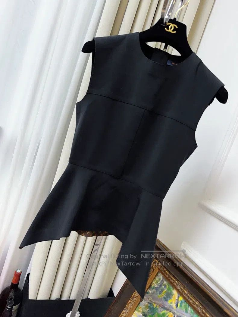 Louis Vuitton Louis Vuitton Old Flower Black Ruffle Irregular Hem Sleeve Size XS / US 0-2 / IT 36-38 - 1 Thumbnail