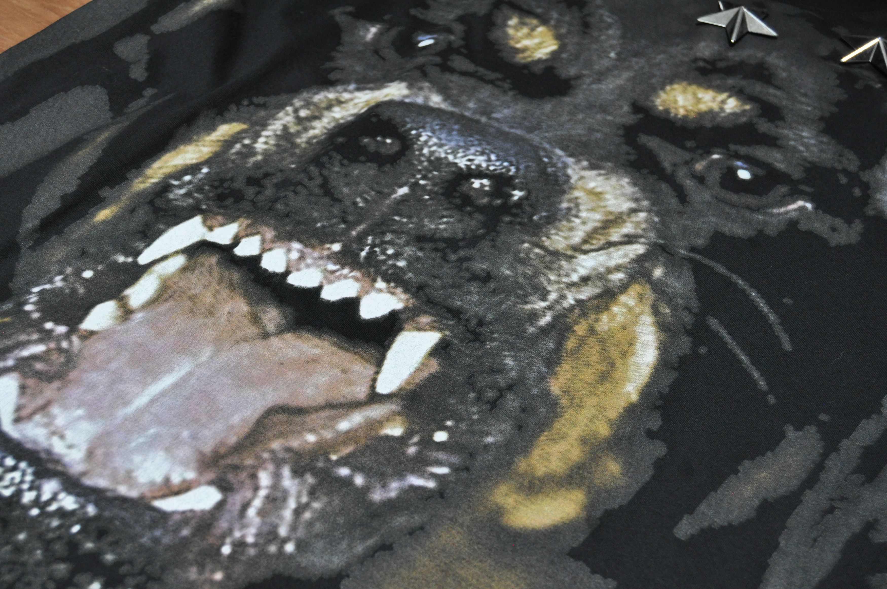 Givenchy Givenchy - RT - S/S 15 - Star Applique Rottweiler Tee Size US XS / EU 42 / 0 - 7 Thumbnail