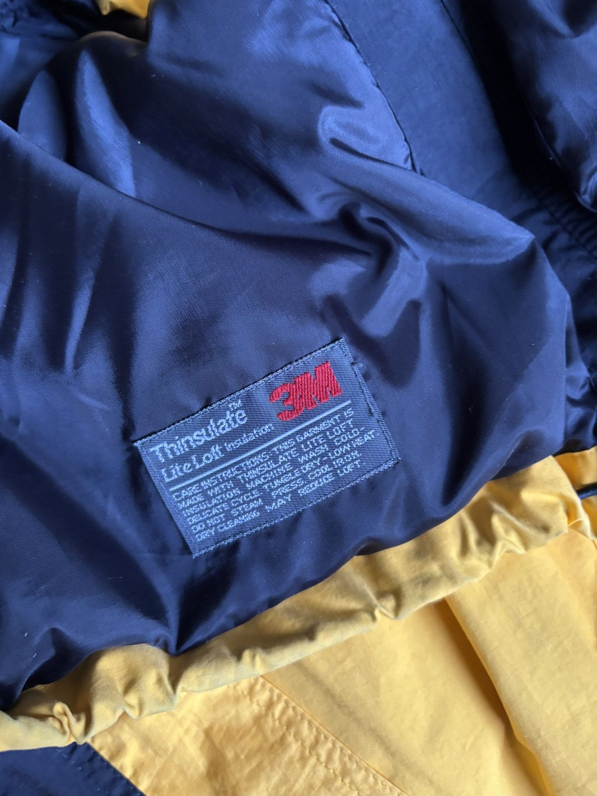 Helly Hansen Vintage Helly Hansen Helly Tech Thinsulate Liteloft Jacket Size US L / EU 52-54 / 3 - 4 Thumbnail