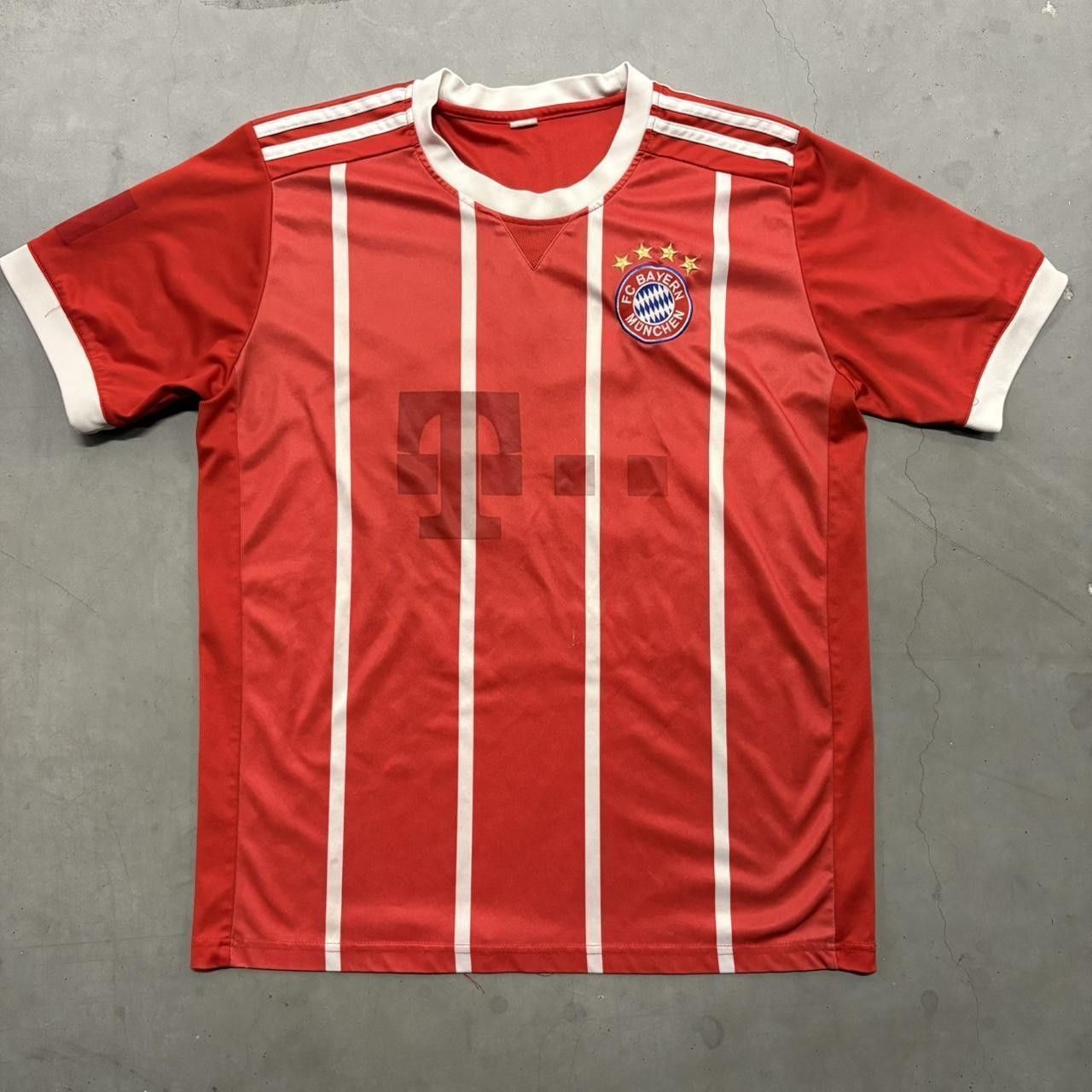 Vintage Crazy Vintage Y2K/2000s Bayern Munich 2017-18 Arjen Robben Football Soccer Jersey! Size US M / EU 48-50 / 2 - 1 Thumbnail