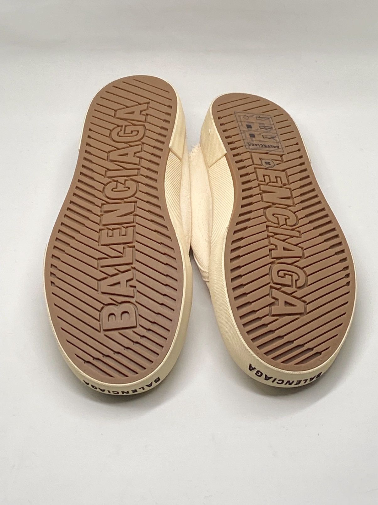 Balenciaga Balenciaga Slip-On Paris White Cotton Sneakers Women size 38 Size US 8 / IT 38 - 13 Thumbnail