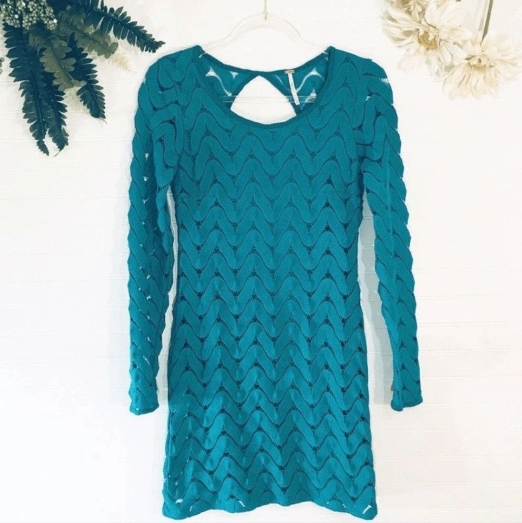 Free People EUC Free People Wild Thing Crochet Lace Turquoise Mini Dress Size XS / US 0-2 / IT 36-38 - 4 Thumbnail