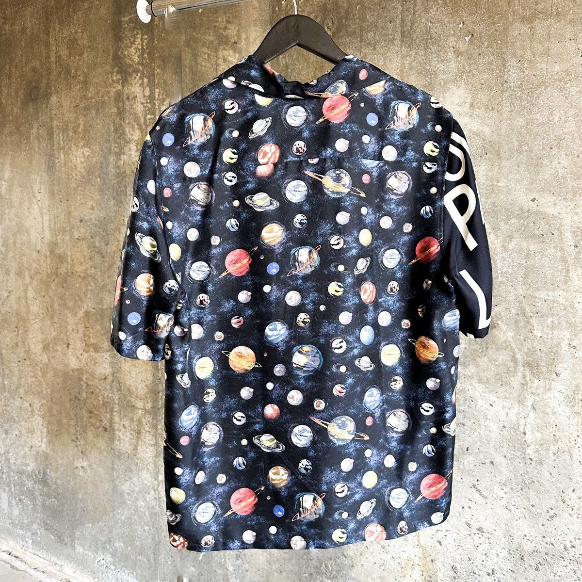 Louis Vuitton LV SS19 Split Galaxy Print Silk Shirt By Virgil Abloh Size US L / EU 52-54 / 3 - 3 Thumbnail