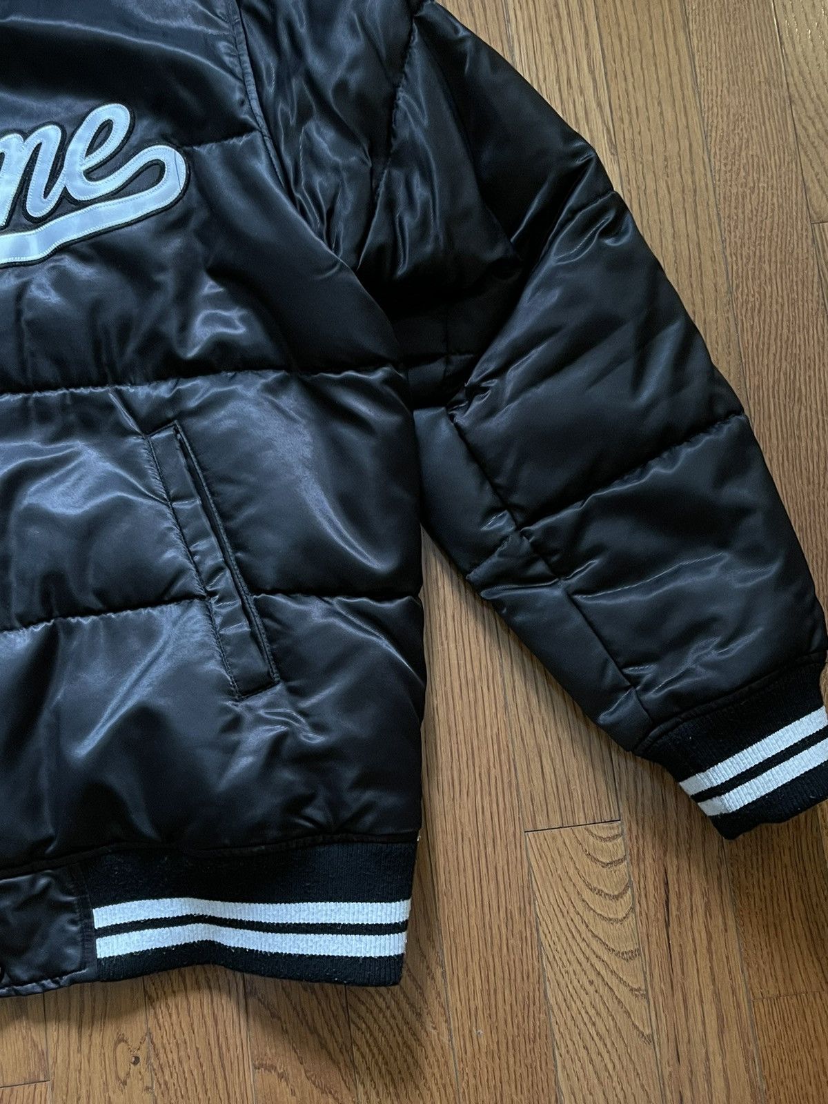 Supreme Black Supreme Script Varsity Puffer Sz. L Size US L / EU 52-54 / 3 - 5 Thumbnail