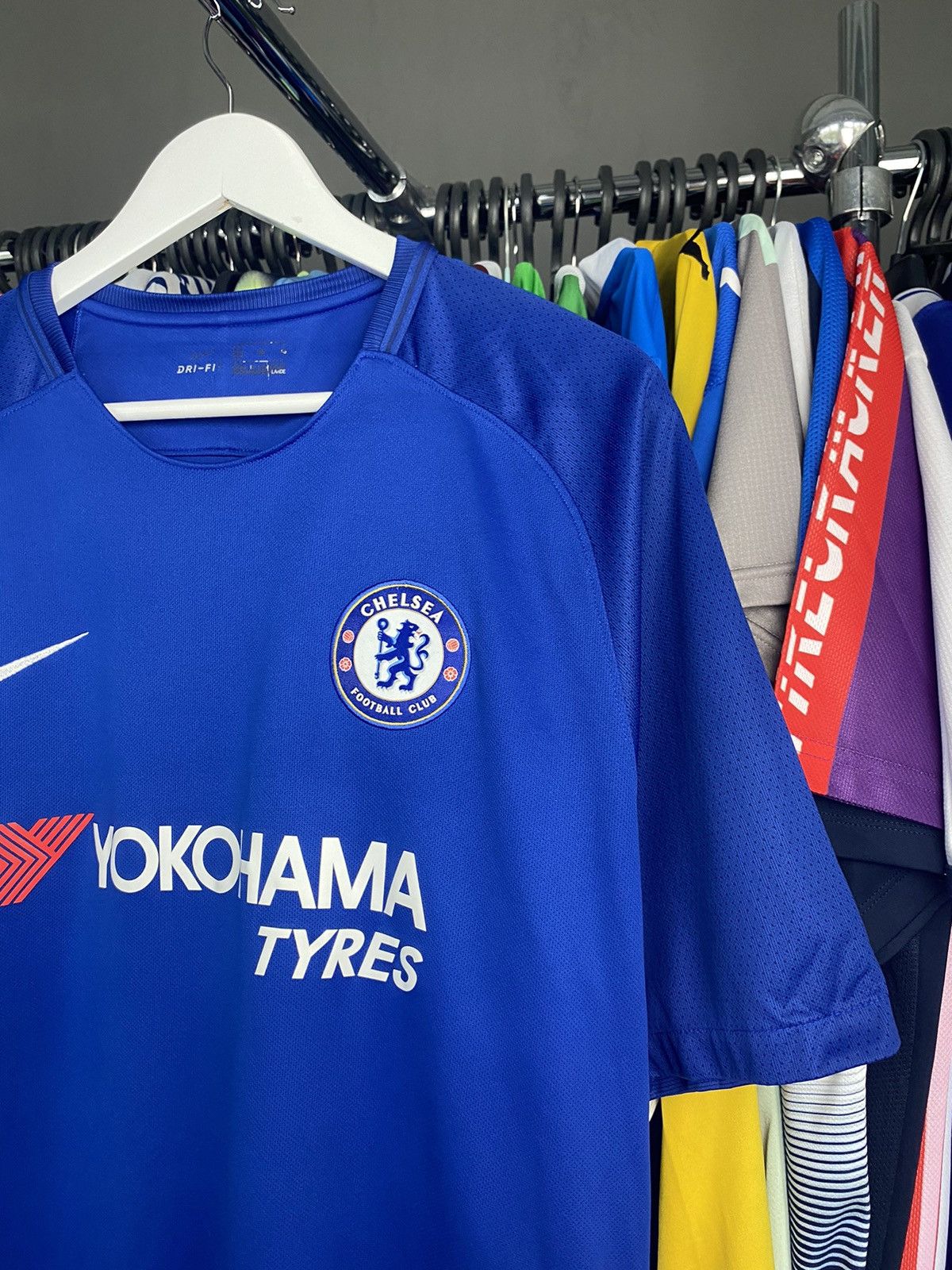 Nike 2017/18 NIKE CHELSEA HOME SOCCER FOOTBALL JERSEY SHIRT Size US XL / EU 56 / 4 - 4 Thumbnail