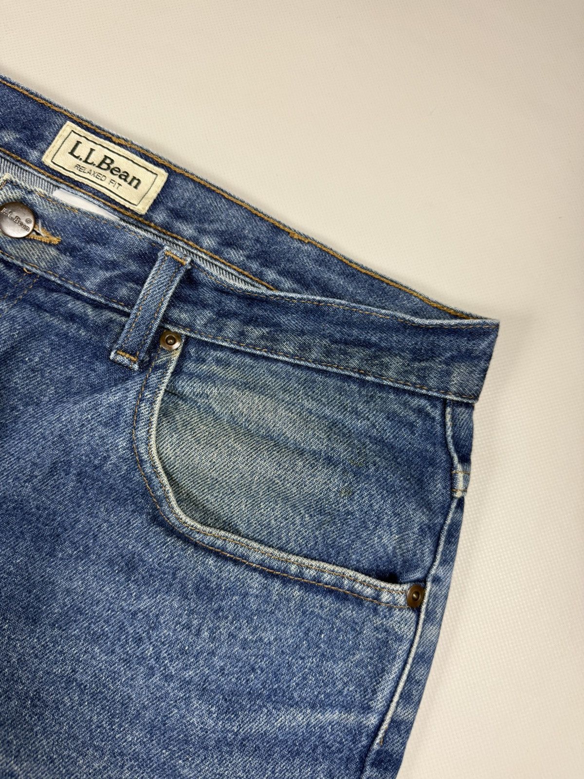 L.L. Bean L.L. Bean Men’s Relaxed Fit Denim Jeans Size 34 Size US 34 / EU 50 - 12 Thumbnail