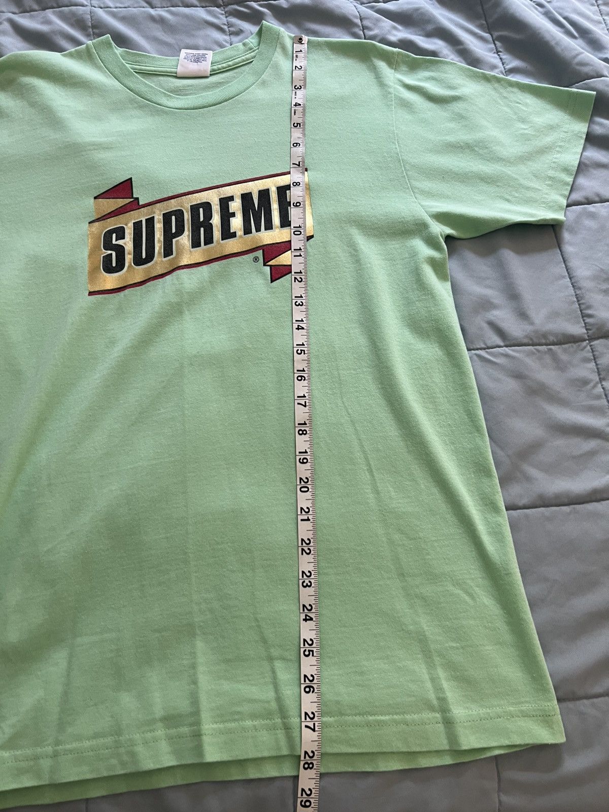 Supreme Supreme Gold Foil Ribbon Tee Size US M / EU 48-50 / 2 - 4 Thumbnail