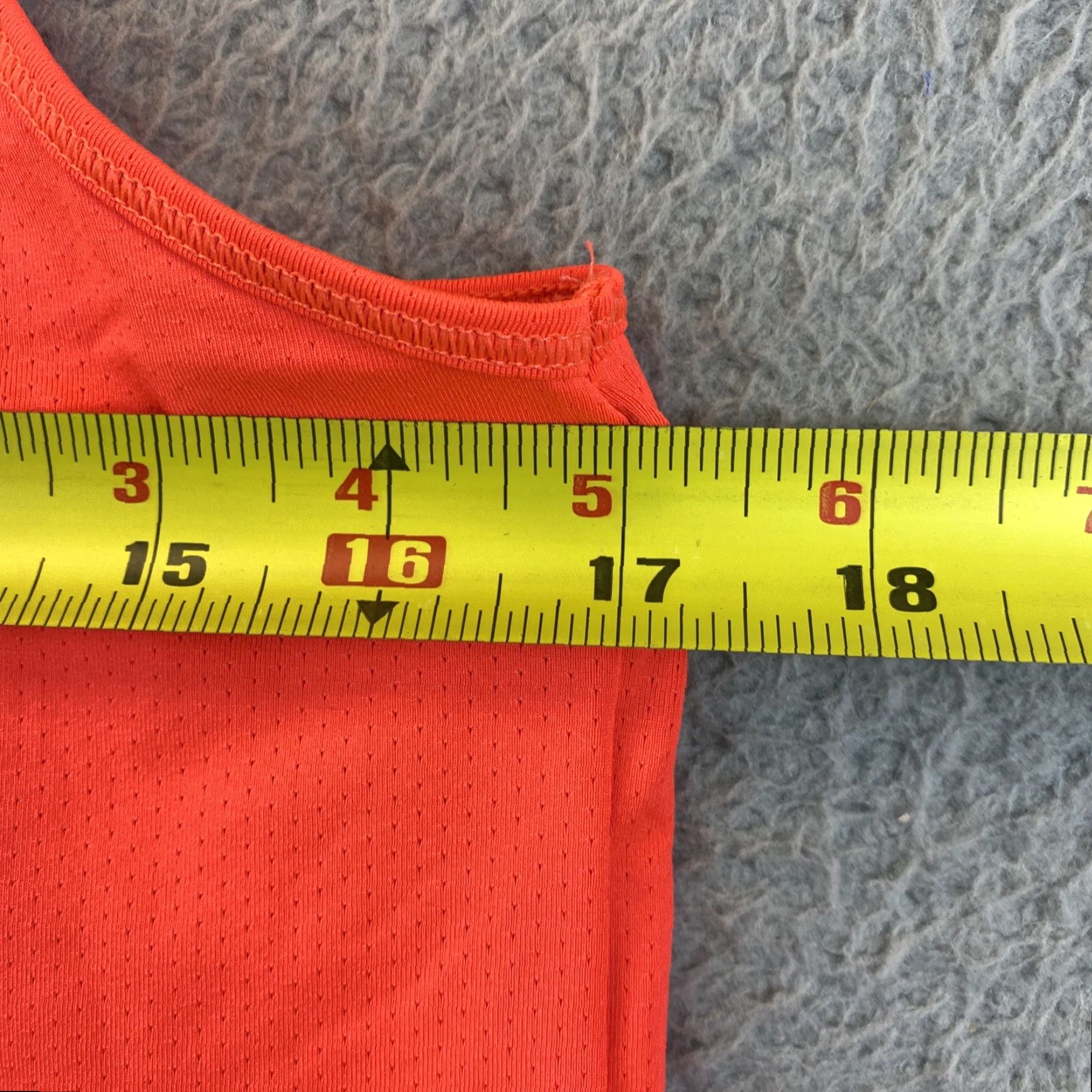 Under Armour Under Armour Shirt Women S Small Orange Outdoor Athletic Tank Top Ladies /87-8 Size S / US 4 / IT 40 - 4 Thumbnail