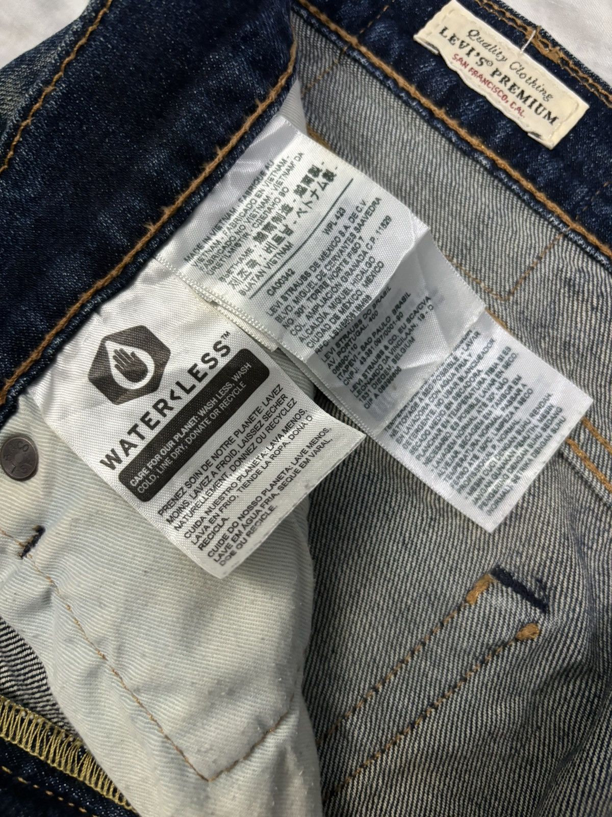 Levi's Vintage Clothing Vintage Y2K Levis Premium Big E Loose Fit Distressed Jeans Size US 34 / EU 50 - 21 Thumbnail