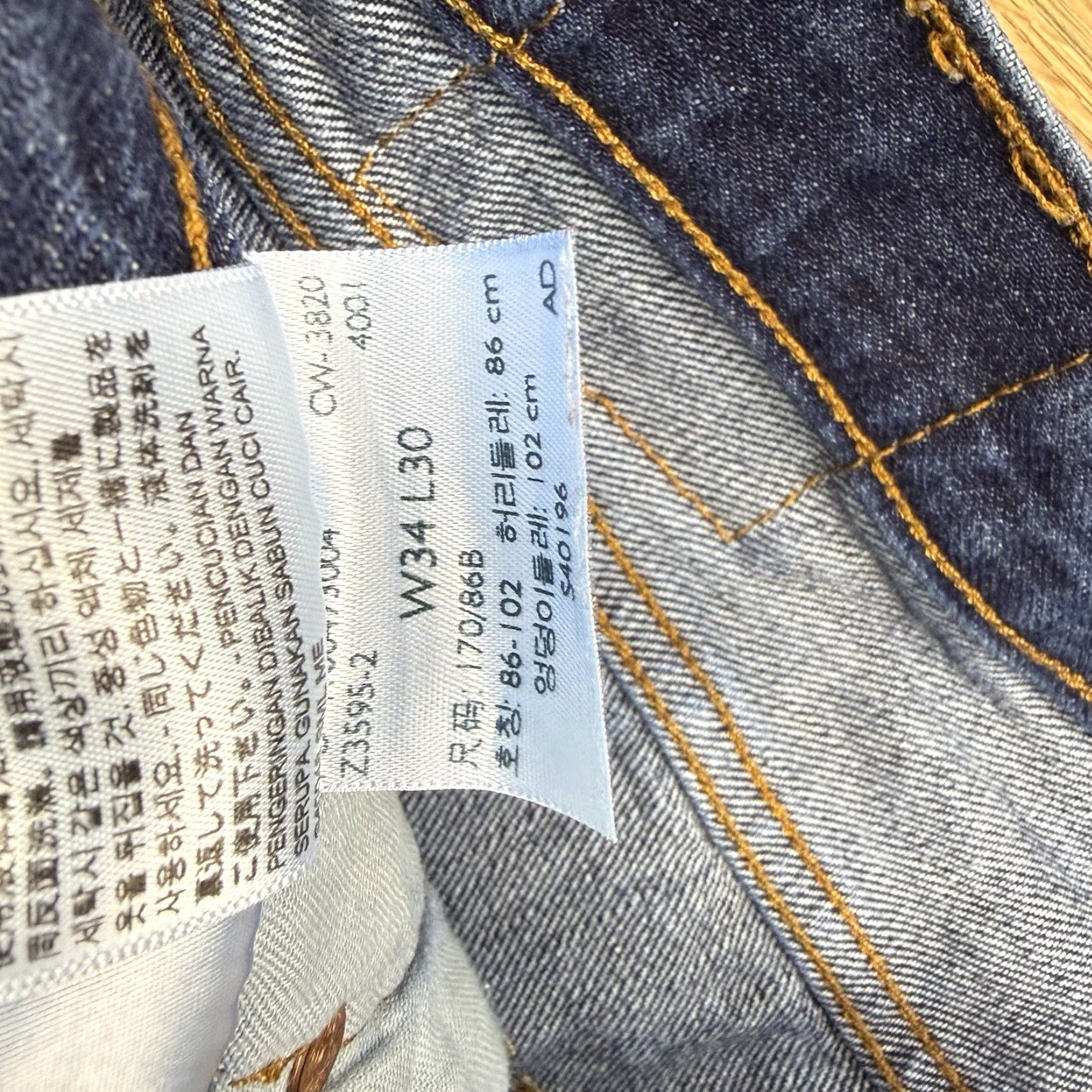 Levi's Levi’s 501 Original Fit Jeans Men 34x30 Dark Blue Button Fly Straight Leg Denim Blue Jeans Men’s Regular Cotton 34 30 Size US 34 / EU 50 - 2 Thumbnail