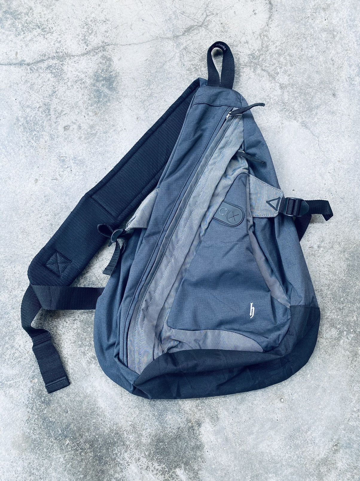 Japanese Brand Vintage y2k Katsuhiro Honda Dj CrossBody Bag Size ONE SIZE - 1 Thumbnail